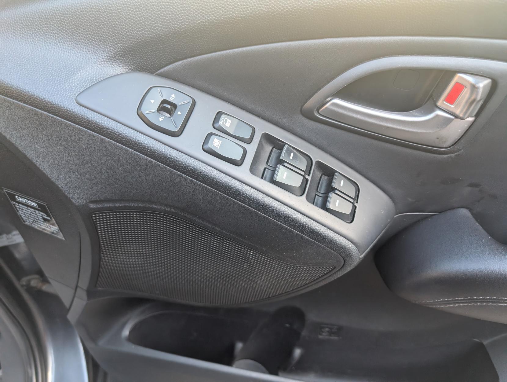 Hyundai ix35 2.0 CRDi Style SUV 5dr Diesel Manual 4WD Euro 5 (134 bhp)