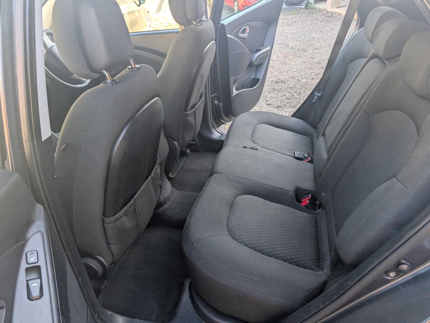 Hyundai ix35 2.0 CRDi Style SUV 5dr Diesel Manual 4WD Euro 5 (134 bhp)