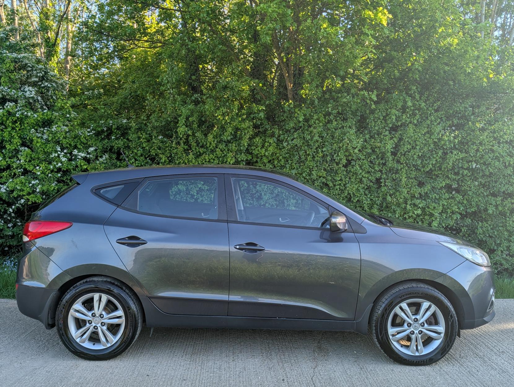 Hyundai ix35 2.0 CRDi Style SUV 5dr Diesel Manual 4WD Euro 5 (134 bhp)