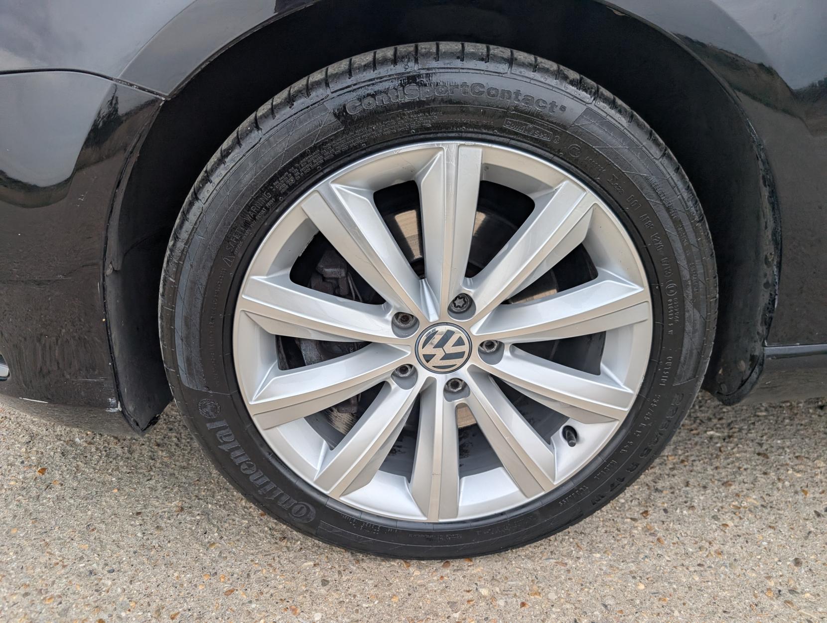 Volkswagen Passat 2.0 TDI BlueMotion Tech Highline Saloon 4dr Diesel Manual Euro 5 (s/s) (140 ps)