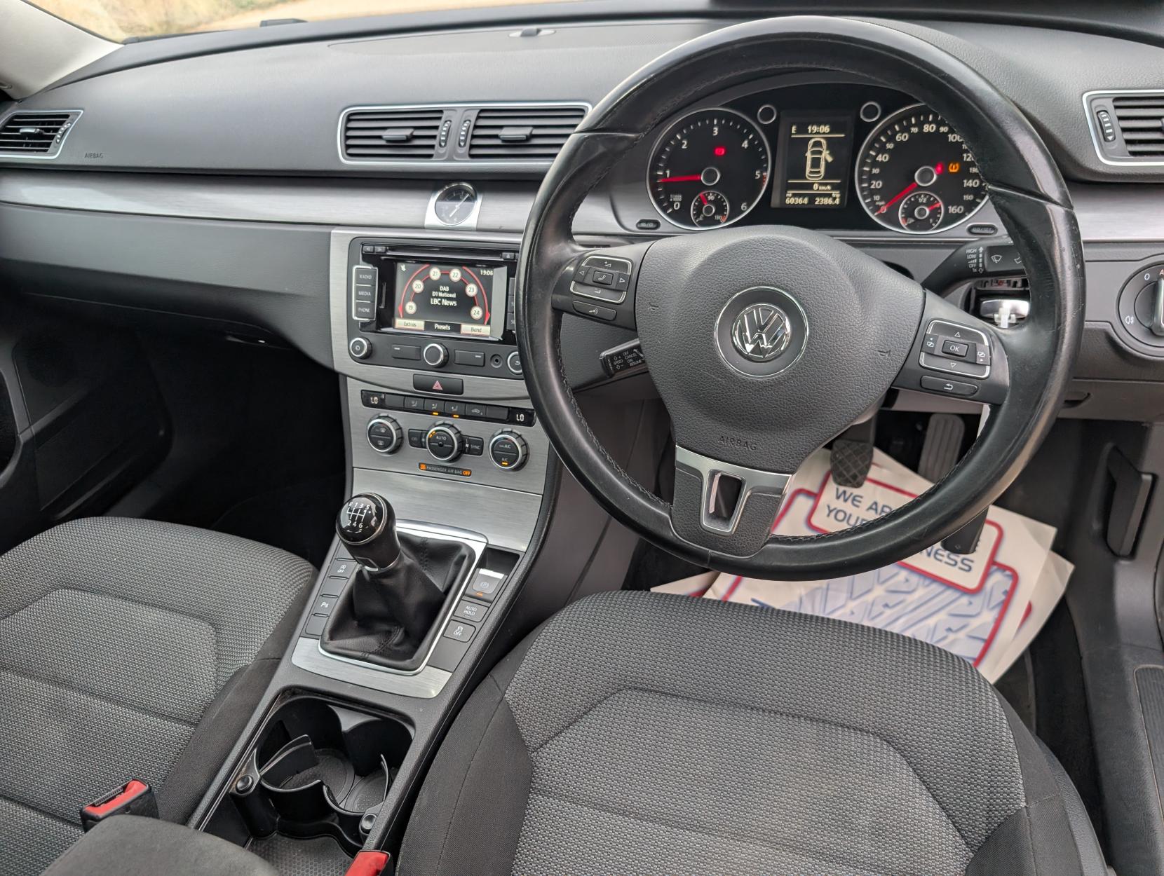 Volkswagen Passat 2.0 TDI BlueMotion Tech Highline Saloon 4dr Diesel Manual Euro 5 (s/s) (140 ps)