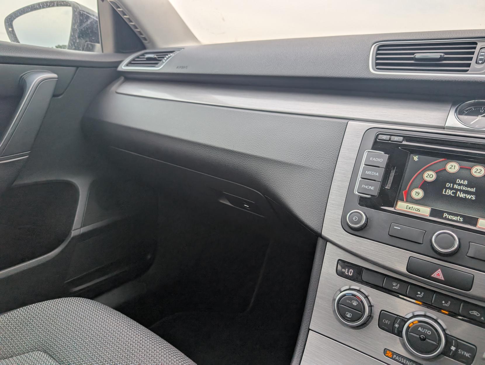 Volkswagen Passat 2.0 TDI BlueMotion Tech Highline Saloon 4dr Diesel Manual Euro 5 (s/s) (140 ps)