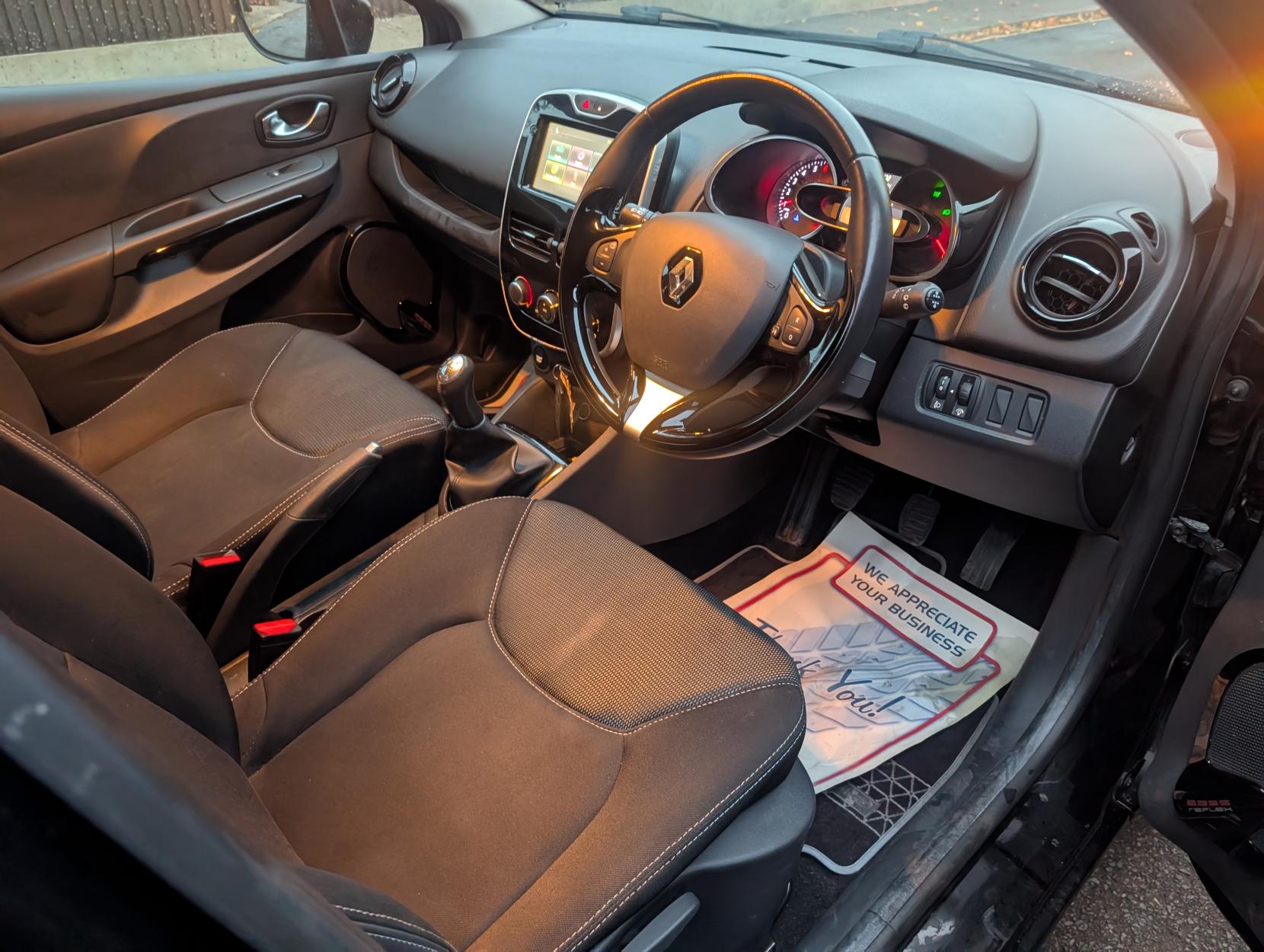 Renault Clio 1.2 16V Dynamique Nav Hatchback 5dr Petrol Manual Euro 6 (75 ps)