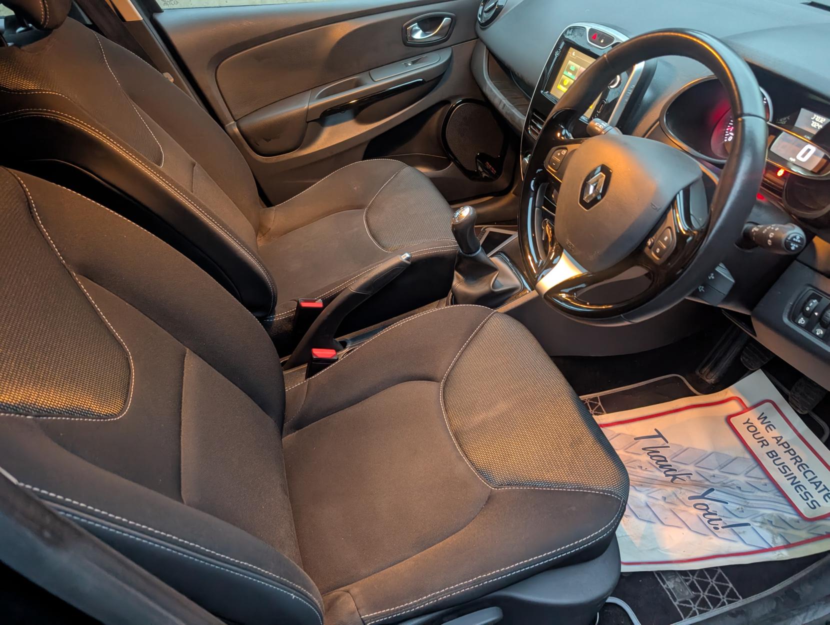 Renault Clio 1.2 16V Dynamique Nav Hatchback 5dr Petrol Manual Euro 6 (75 ps)