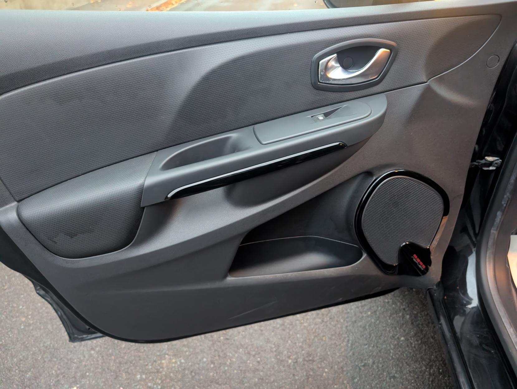 Renault Clio 1.2 16V Dynamique Nav Hatchback 5dr Petrol Manual Euro 6 (75 ps)