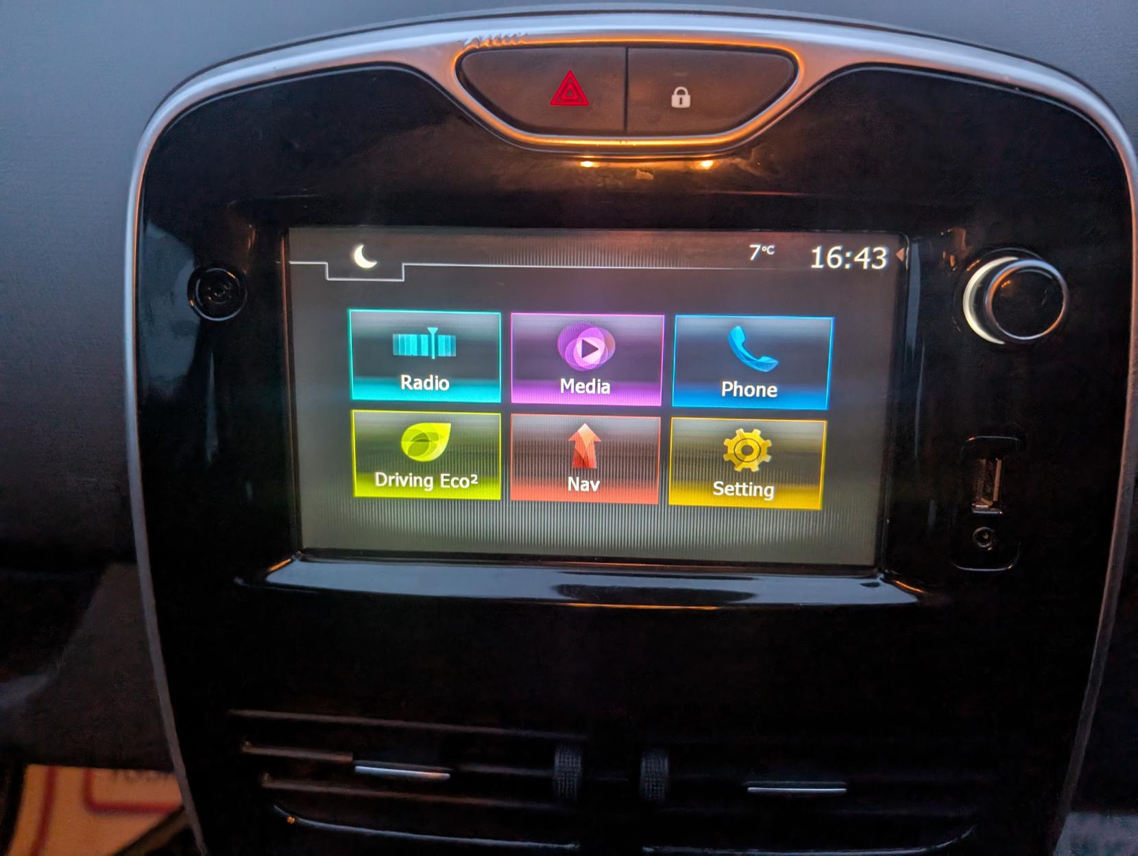 Renault Clio 1.2 16V Dynamique Nav Hatchback 5dr Petrol Manual Euro 6 (75 ps)