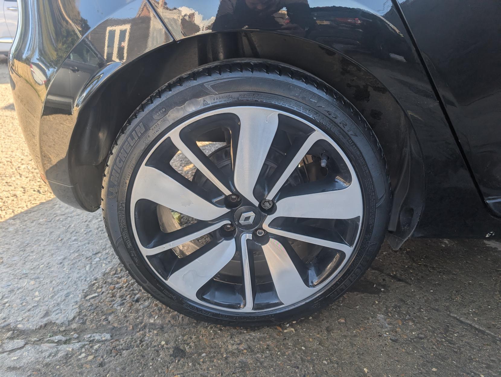 Renault Clio 1.5 dCi Dynamique S MediaNav Hatchback 5dr Diesel EDC Euro 5 (90 ps)