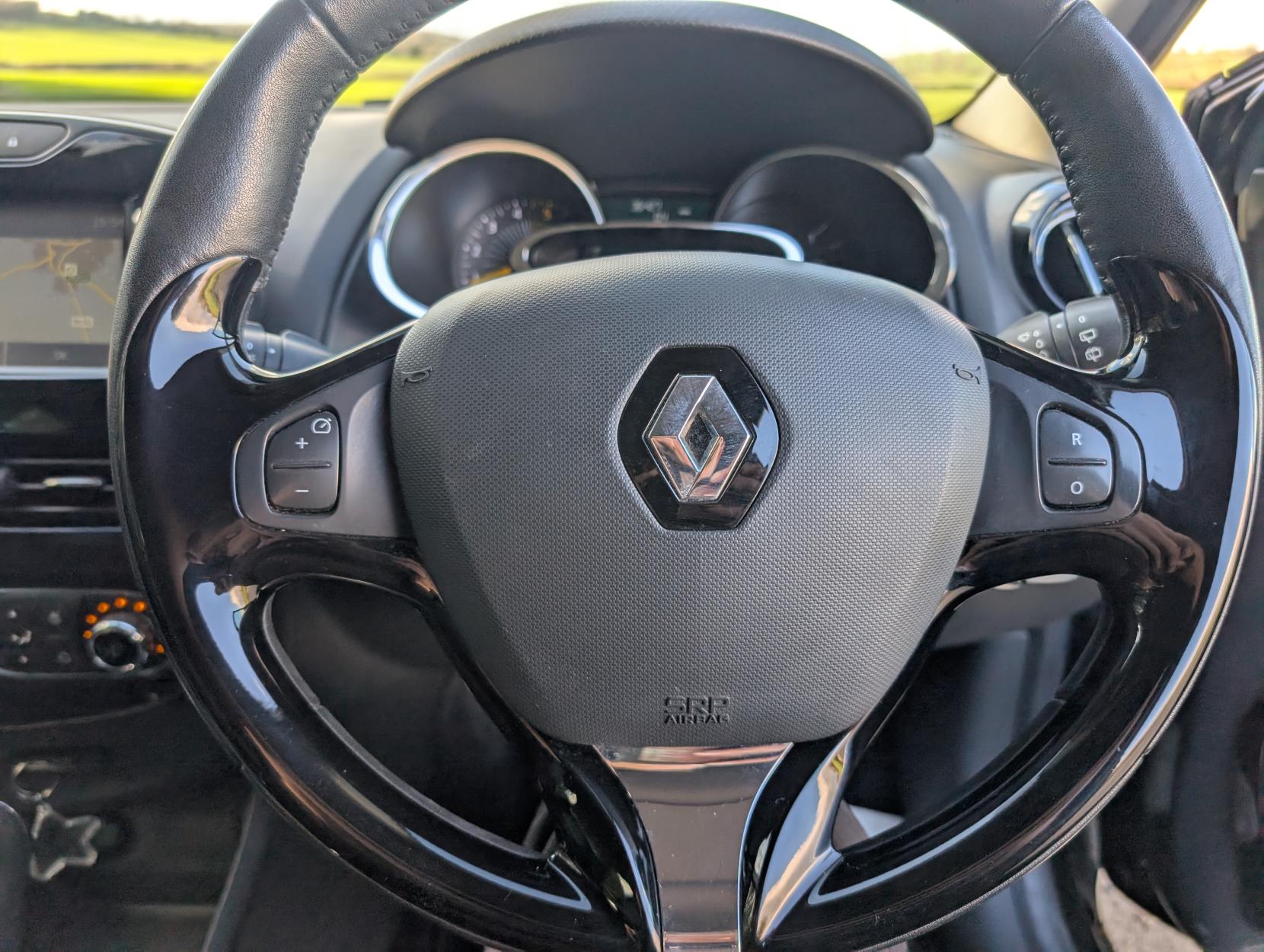 Renault Clio 1.5 dCi Dynamique S MediaNav Hatchback 5dr Diesel EDC Euro 5 (90 ps)