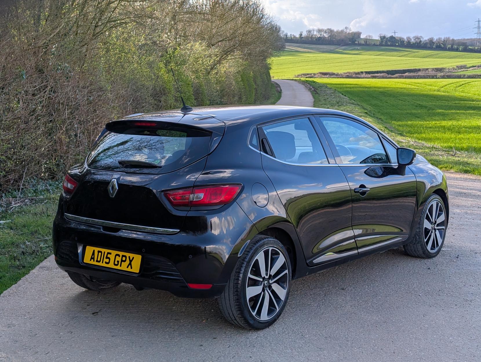 Renault Clio 1.5 dCi Dynamique S MediaNav Hatchback 5dr Diesel EDC Euro 5 (90 ps)