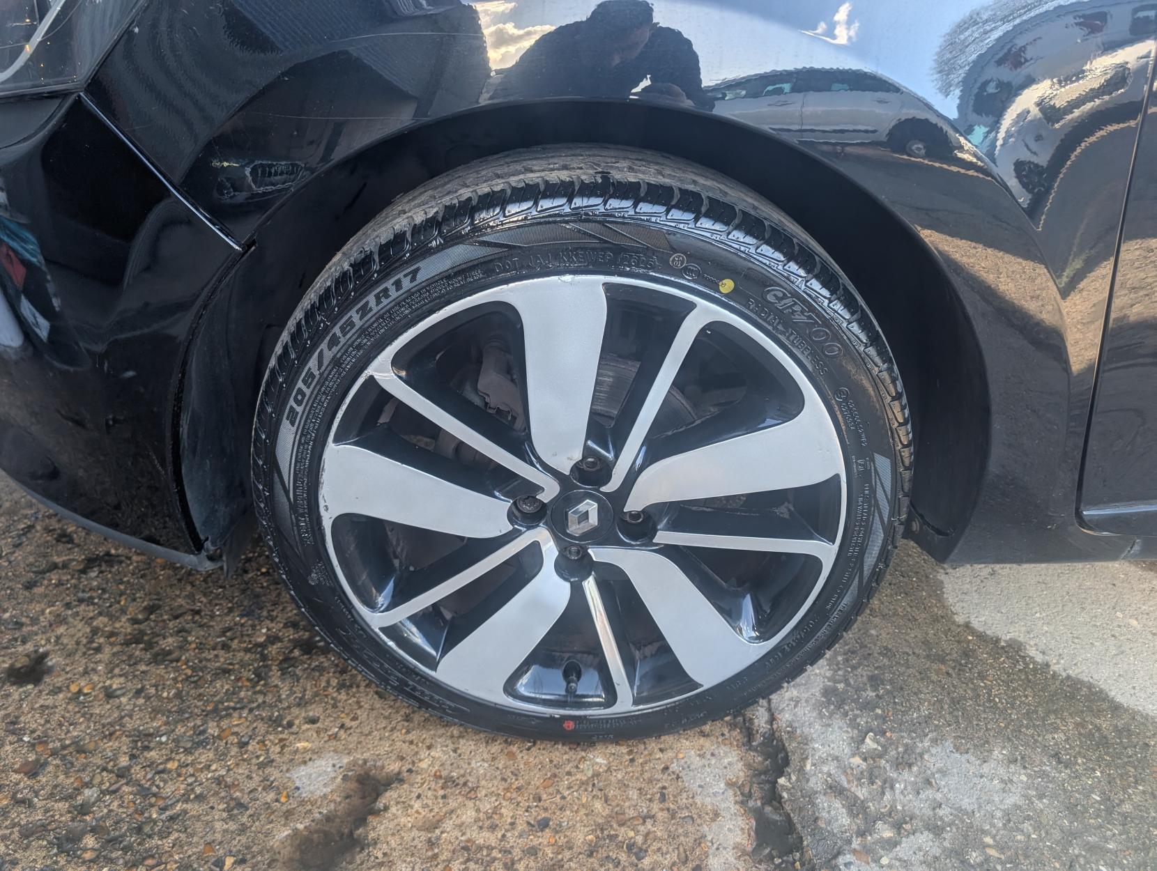 Renault Clio 1.5 dCi Dynamique S MediaNav Hatchback 5dr Diesel EDC Euro 5 (90 ps)