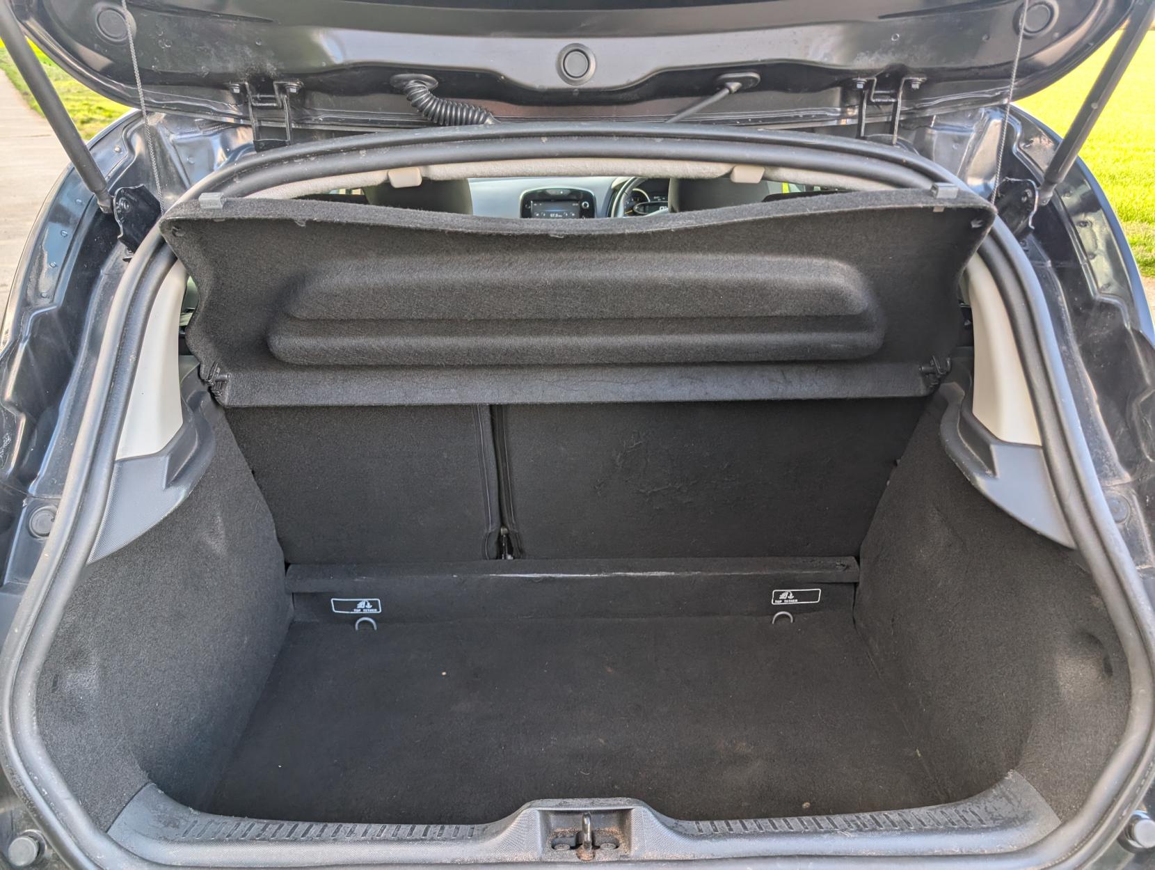 Renault Clio 1.5 dCi Dynamique S MediaNav Hatchback 5dr Diesel EDC Euro 5 (90 ps)