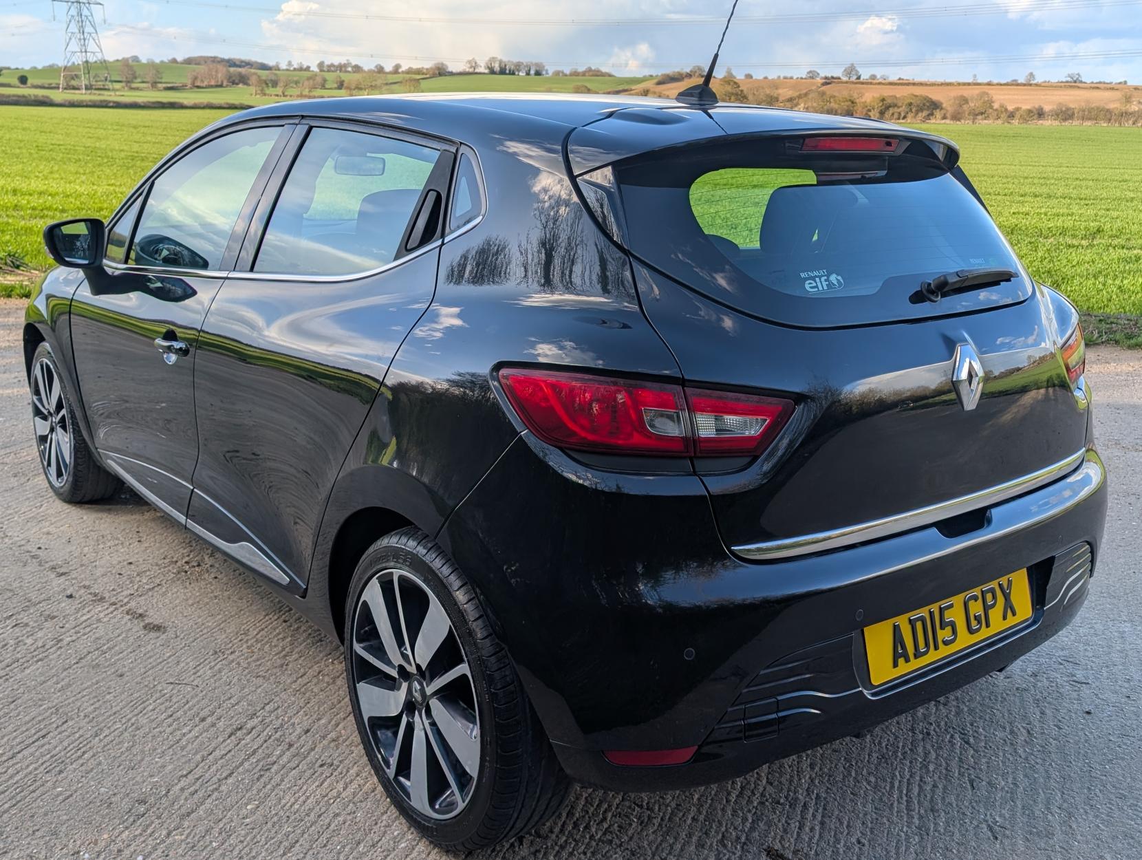 Renault Clio 1.5 dCi Dynamique S MediaNav Hatchback 5dr Diesel EDC Euro 5 (90 ps)