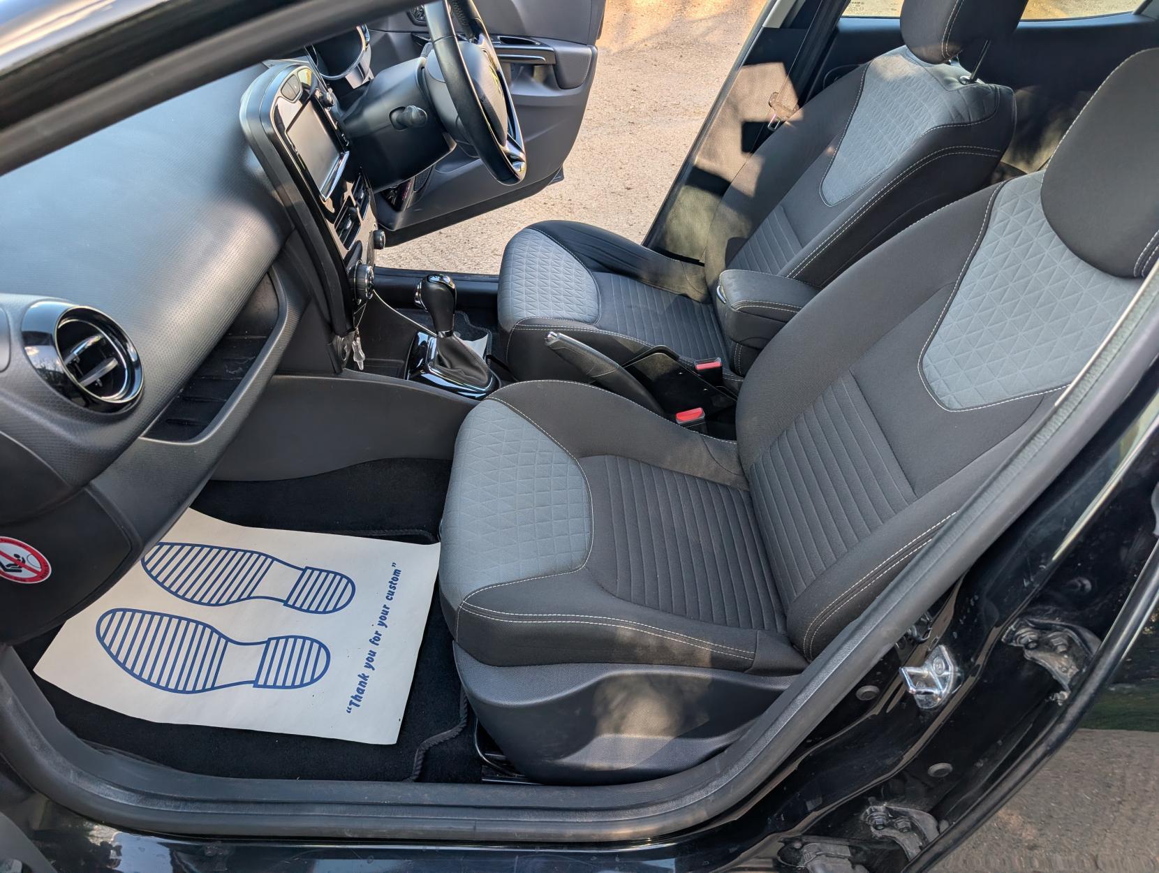 Renault Clio 1.5 dCi Dynamique S MediaNav Hatchback 5dr Diesel EDC Euro 5 (90 ps)