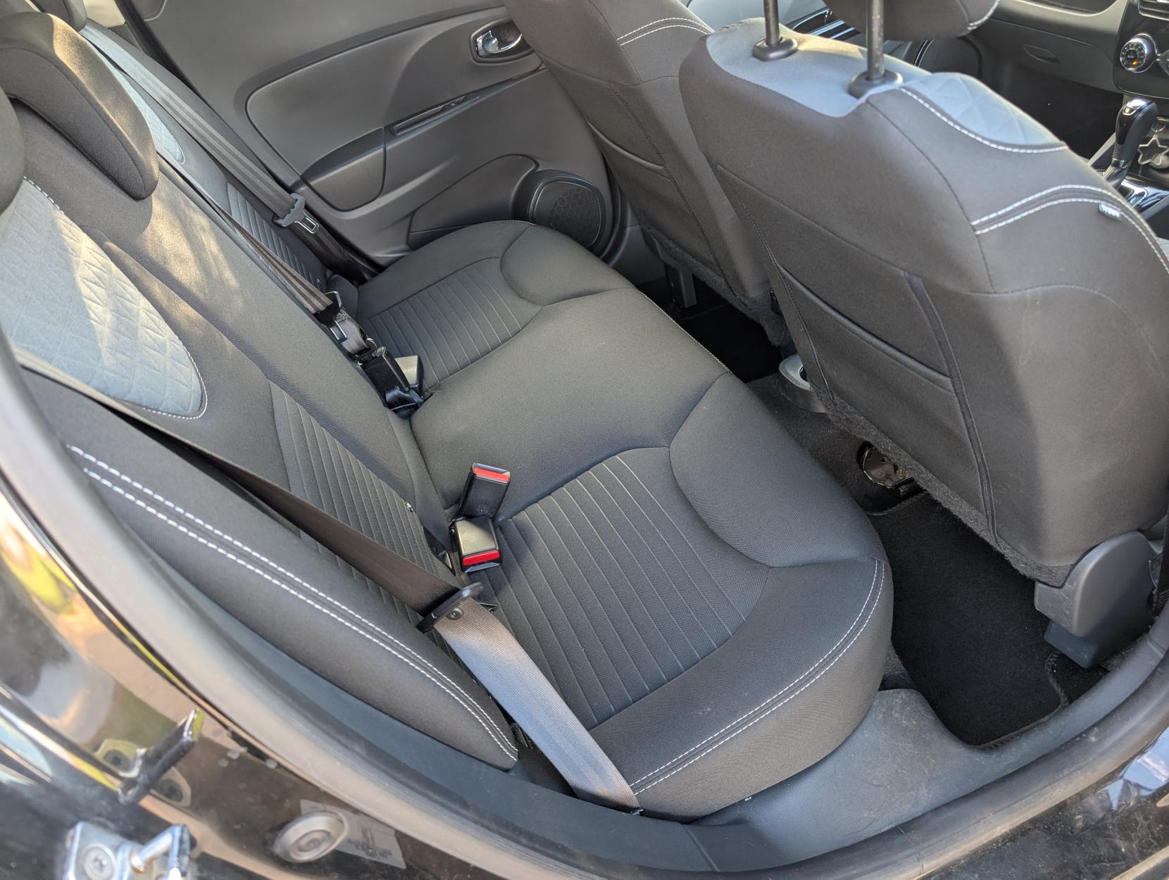 Renault Clio 1.5 dCi Dynamique S MediaNav Hatchback 5dr Diesel EDC Euro 5 (90 ps)