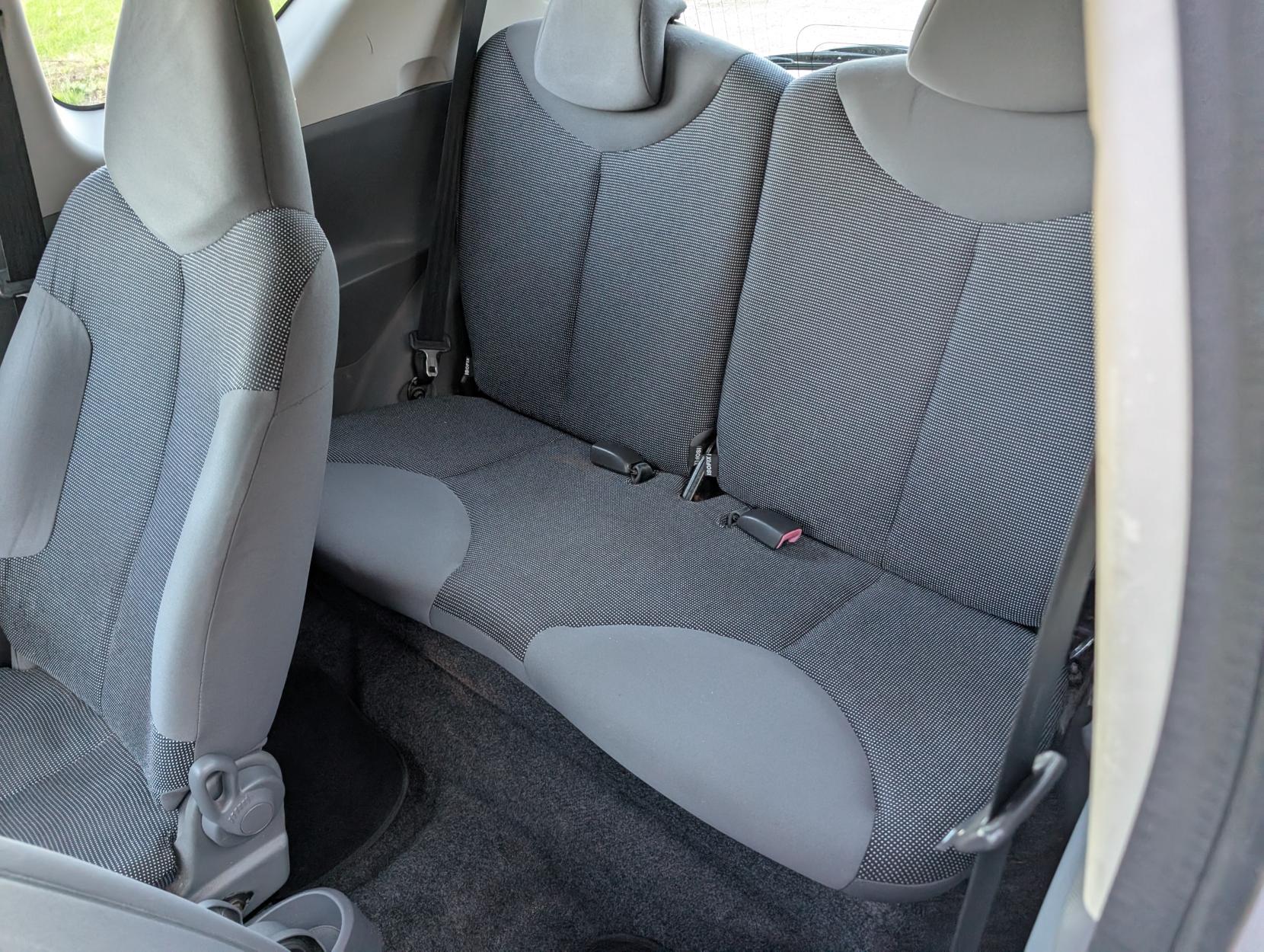 Peugeot 107 1.0 12V Urban Hatchback 3dr Petrol Manual Euro 4 (68 ps)