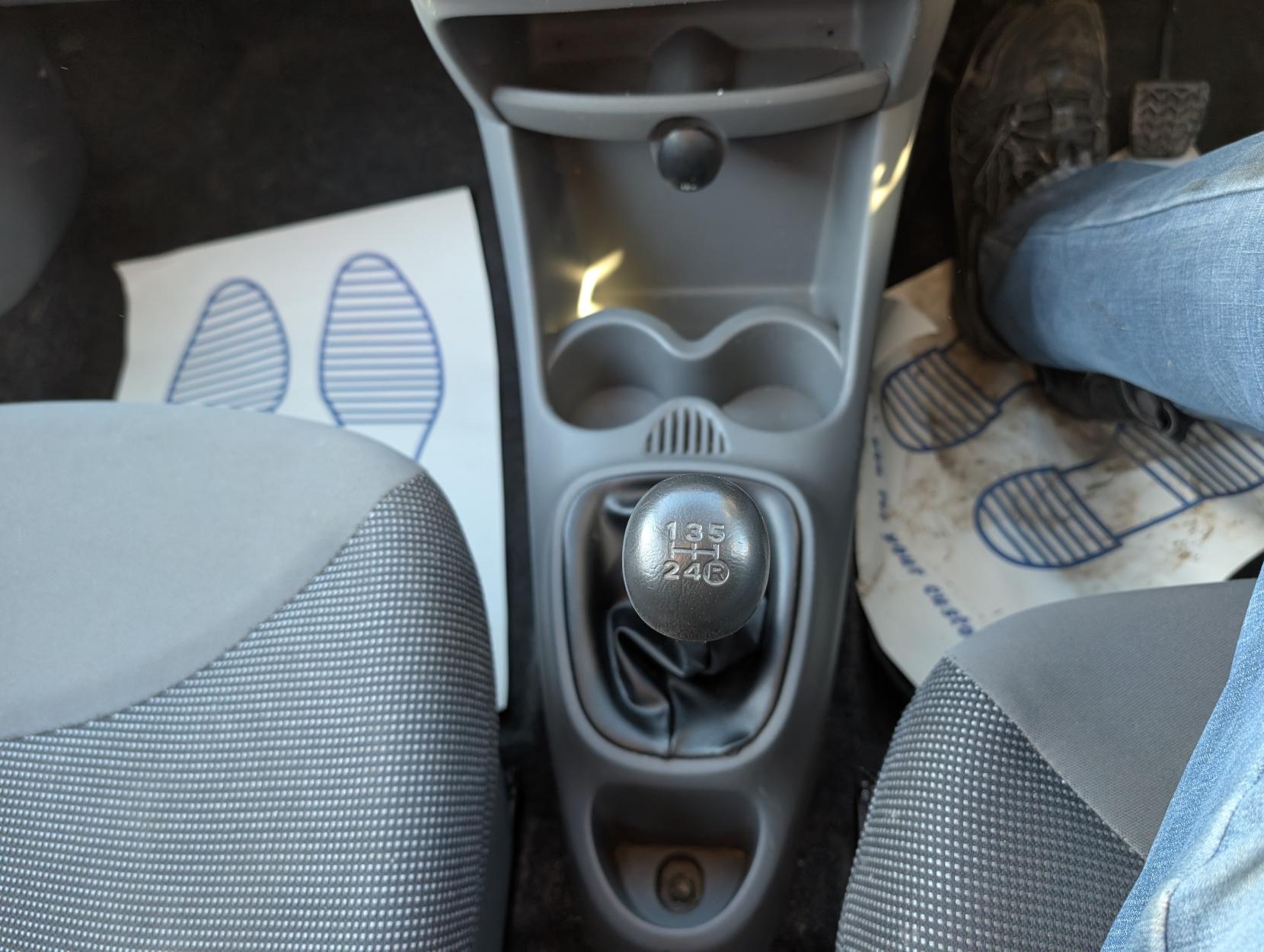 Peugeot 107 1.0 12V Urban Hatchback 3dr Petrol Manual Euro 4 (68 ps)