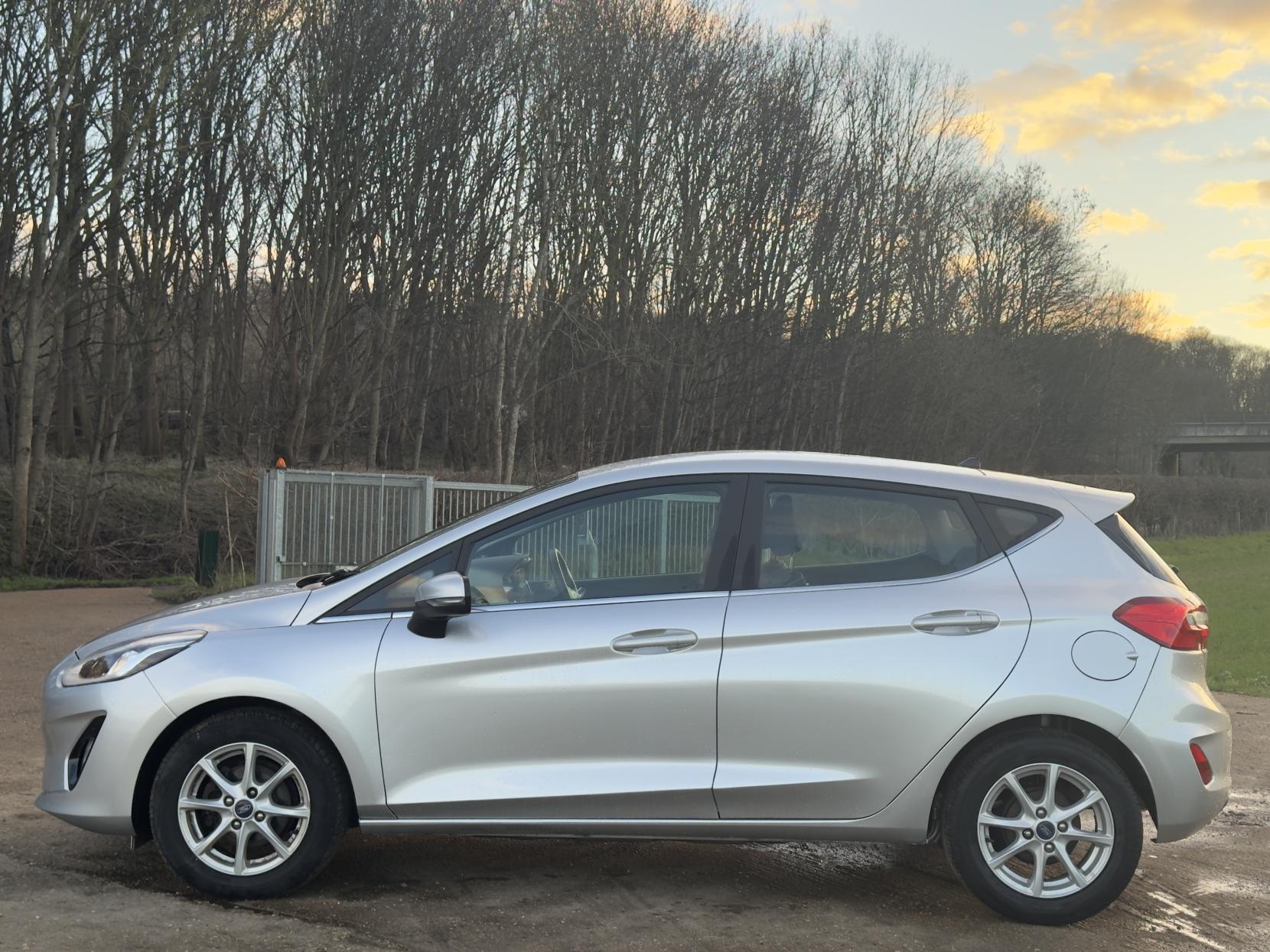 Ford Fiesta 1.0T EcoBoost Zetec Hatchback 5dr Petrol Manual Euro 6 (s/s) (100 ps)