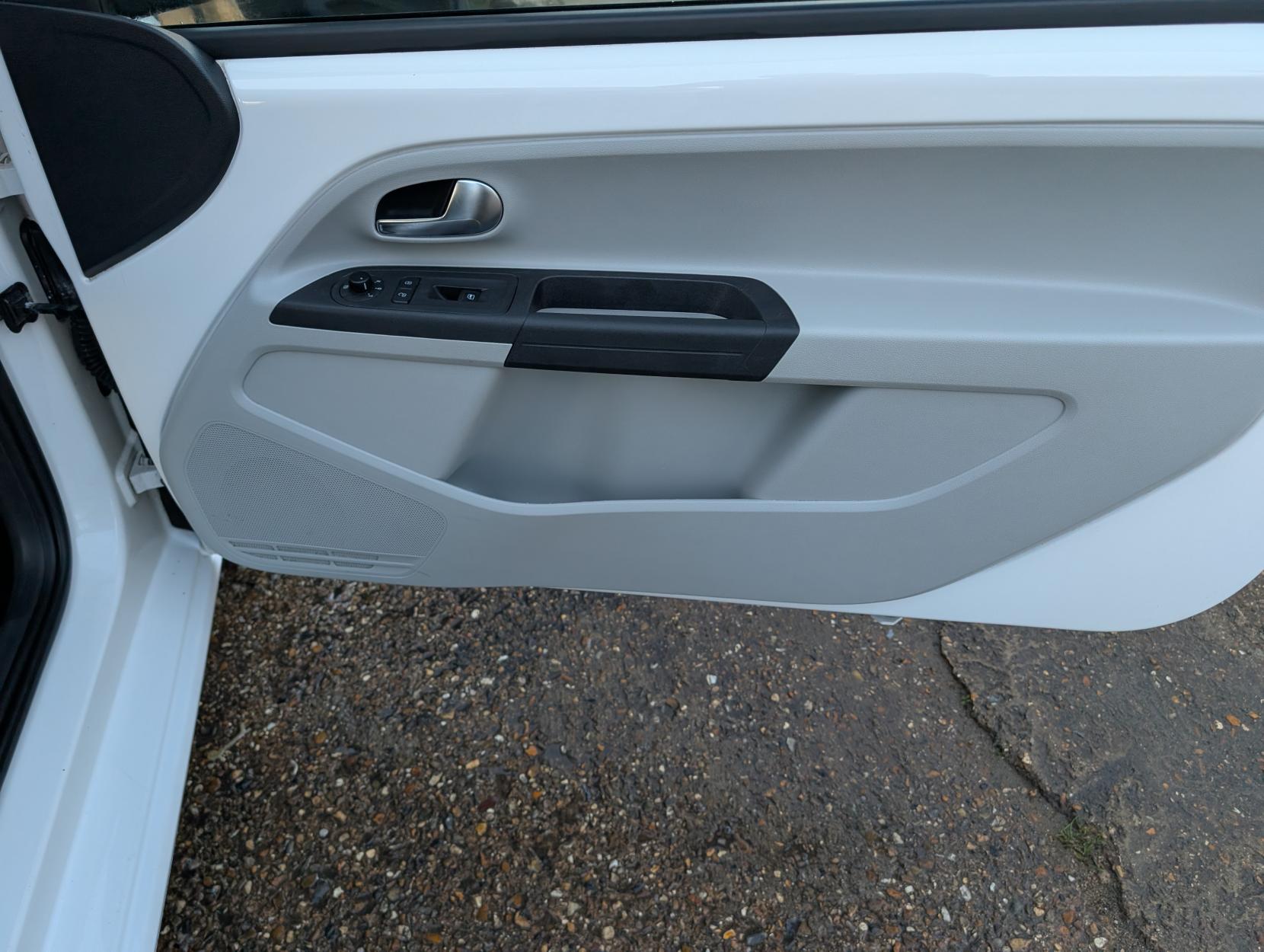 SEAT Mii 1.0 12v Toca Hatchback 3dr Petrol Manual Euro 5 (60 ps)