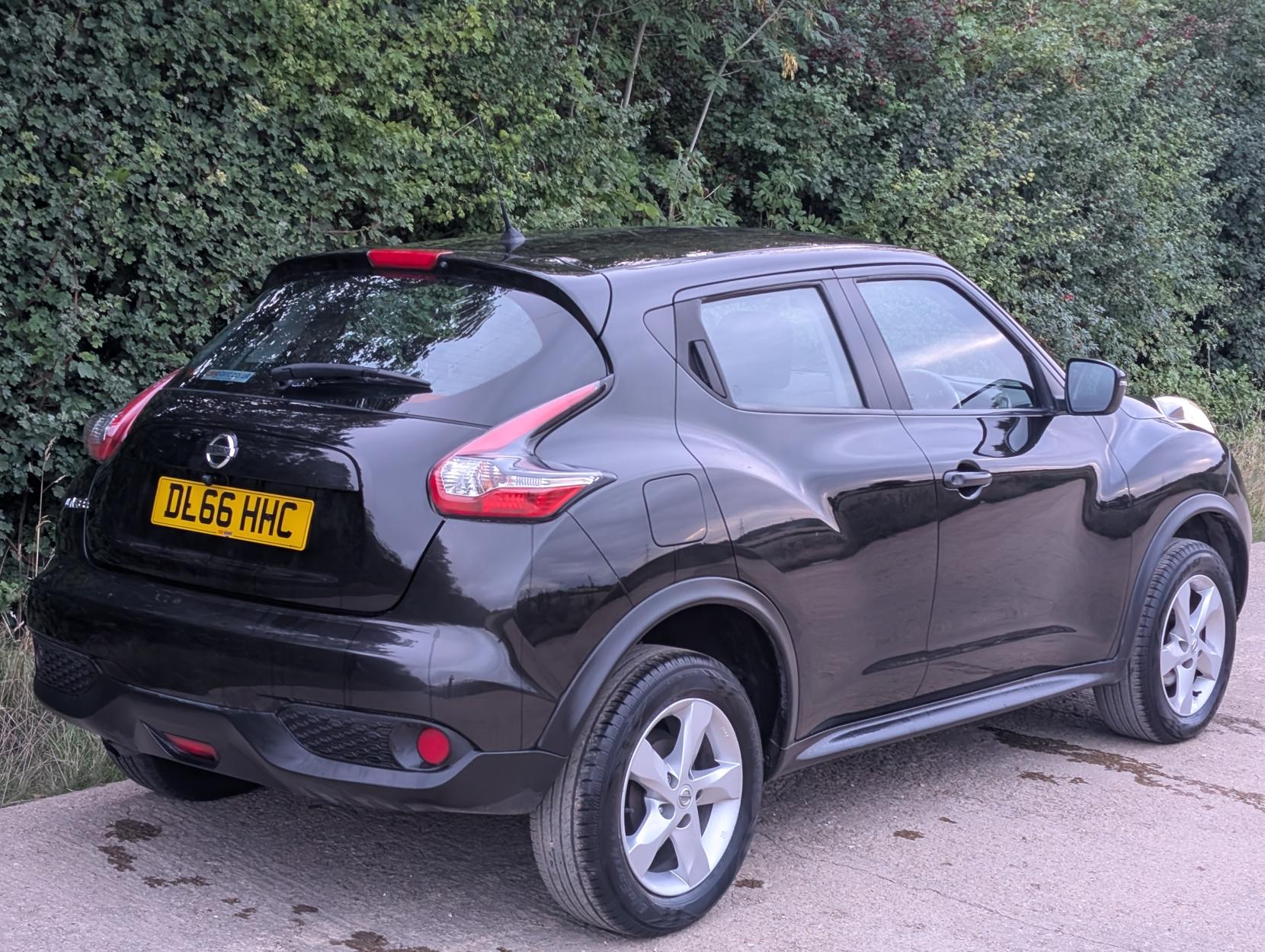 Nissan Juke 1.6 Visia SUV 5dr Petrol Manual Euro 6 (94 ps)
