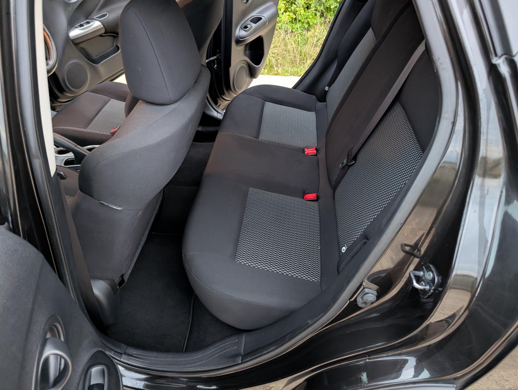 Nissan Juke 1.6 Visia SUV 5dr Petrol Manual Euro 6 (94 ps)