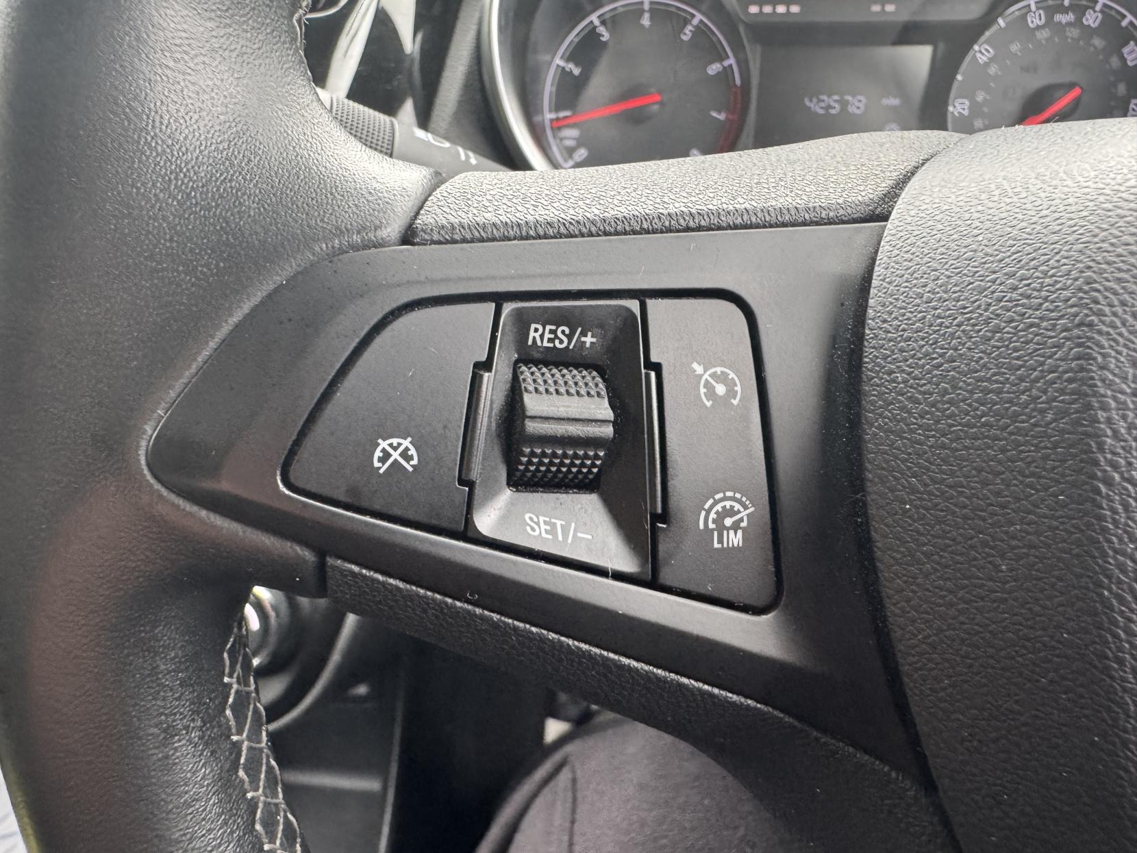 Vauxhall Viva 1.0i SL Hatchback 5dr Petrol Manual Euro 6 (75 ps)