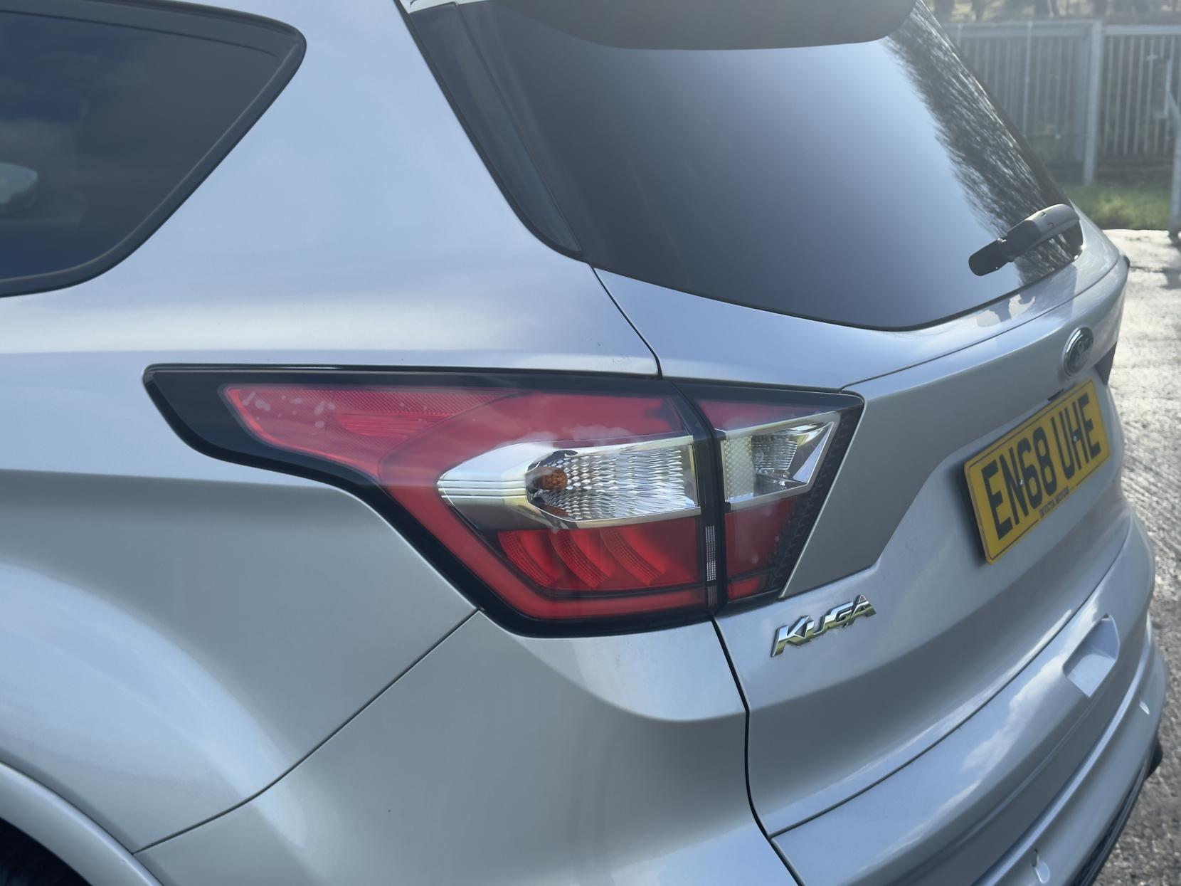 Ford Kuga 2.0 TDCi ST-Line X SUV 5dr Diesel Powershift AWD Euro 6 (s/s) (180 ps)