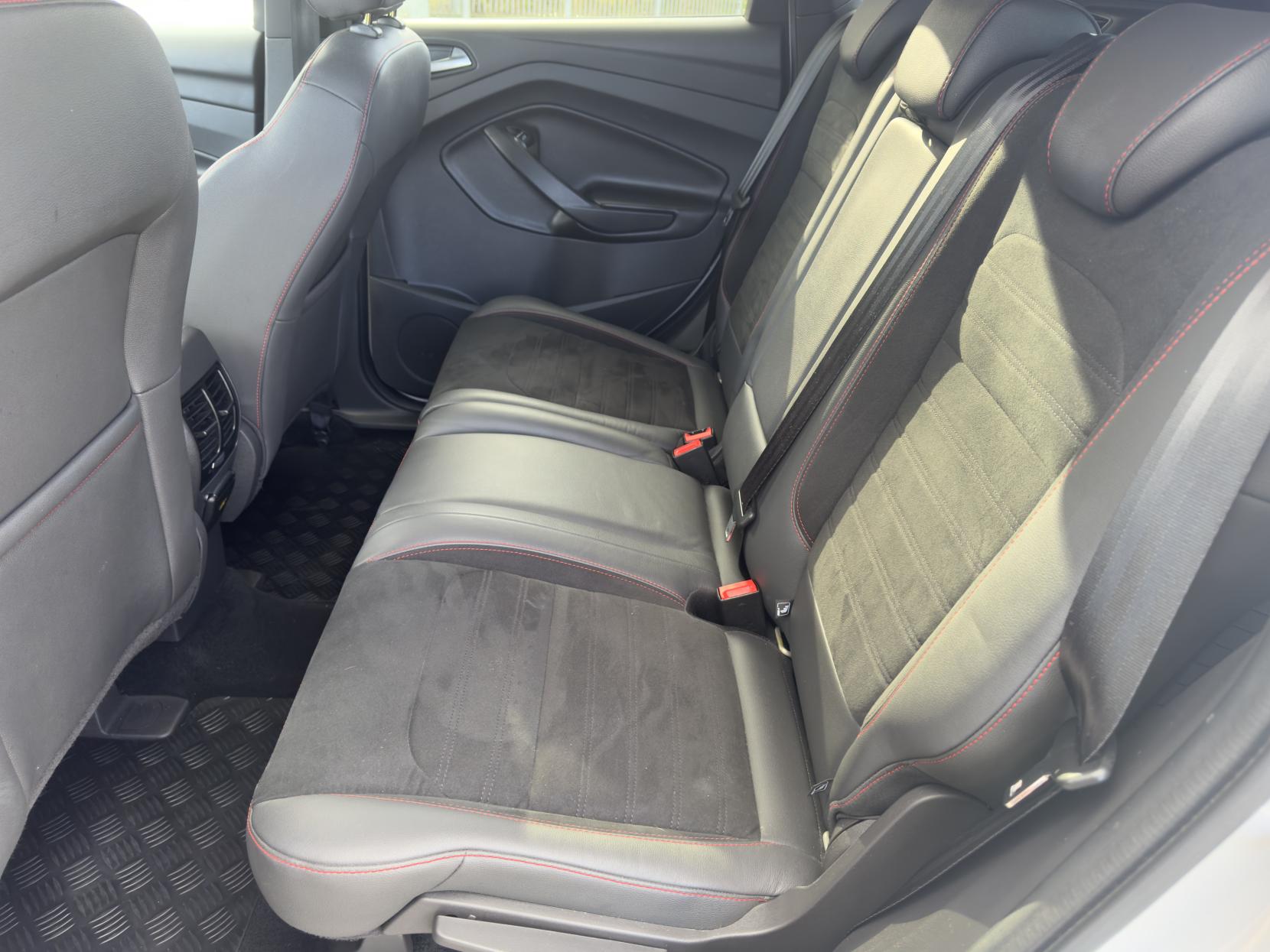 Ford Kuga 2.0 TDCi ST-Line X SUV 5dr Diesel Powershift AWD Euro 6 (s/s) (180 ps)