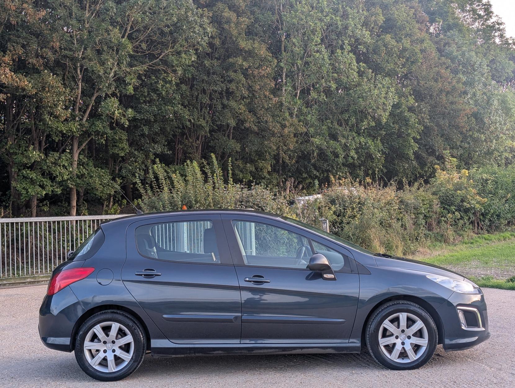 Peugeot 308 1.6 HDi Active Hatchback 5dr Diesel Manual Euro 5 (92 ps)