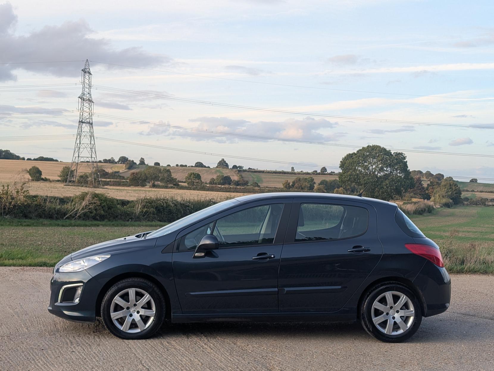 Peugeot 308 1.6 HDi Active Hatchback 5dr Diesel Manual Euro 5 (92 ps)