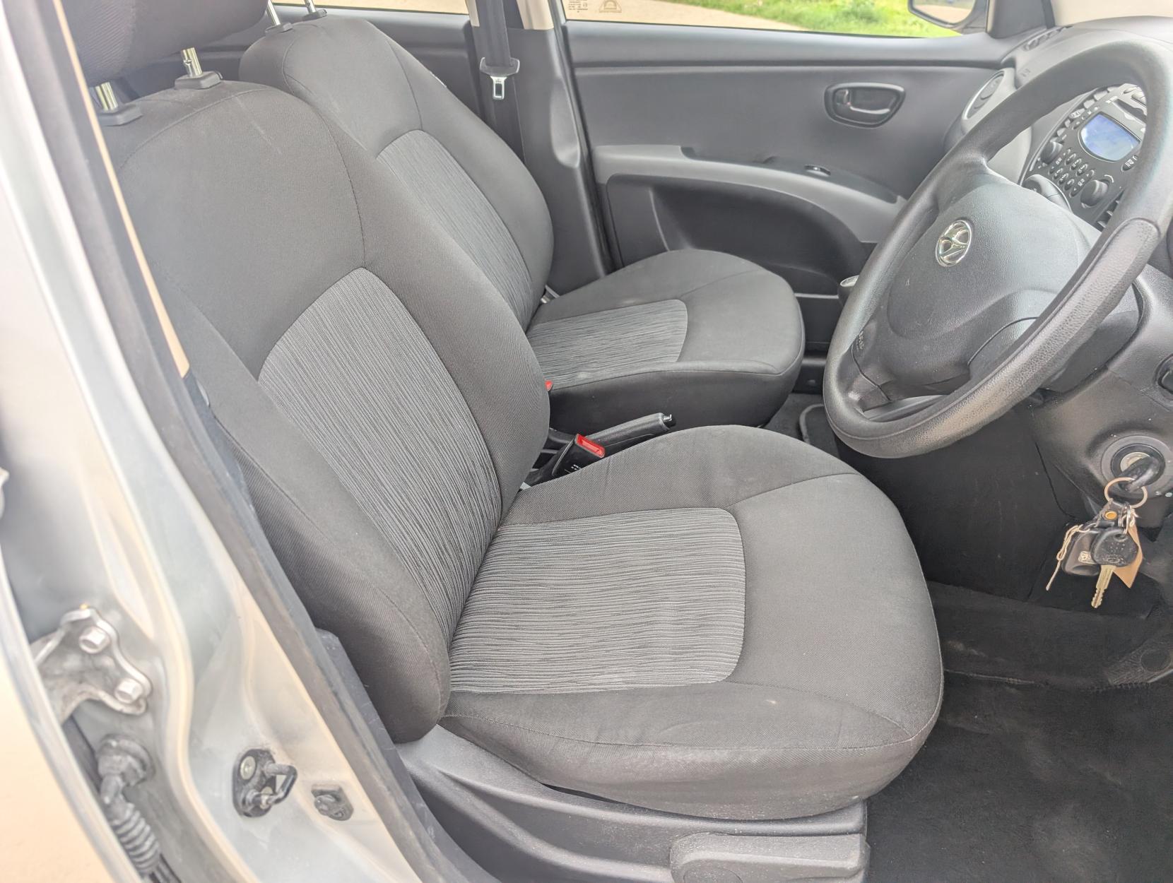 Hyundai i10 1.2 Active Hatchback 5dr Petrol Manual Euro 5 (85 bhp)