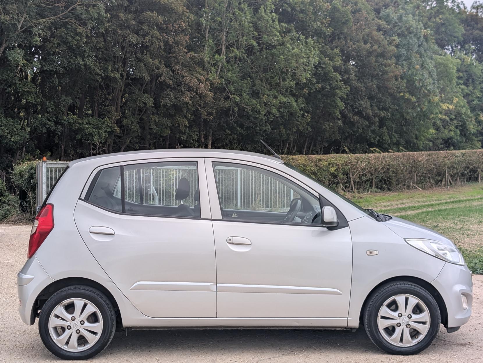 Hyundai i10 1.2 Active Hatchback 5dr Petrol Manual Euro 5 (85 bhp)