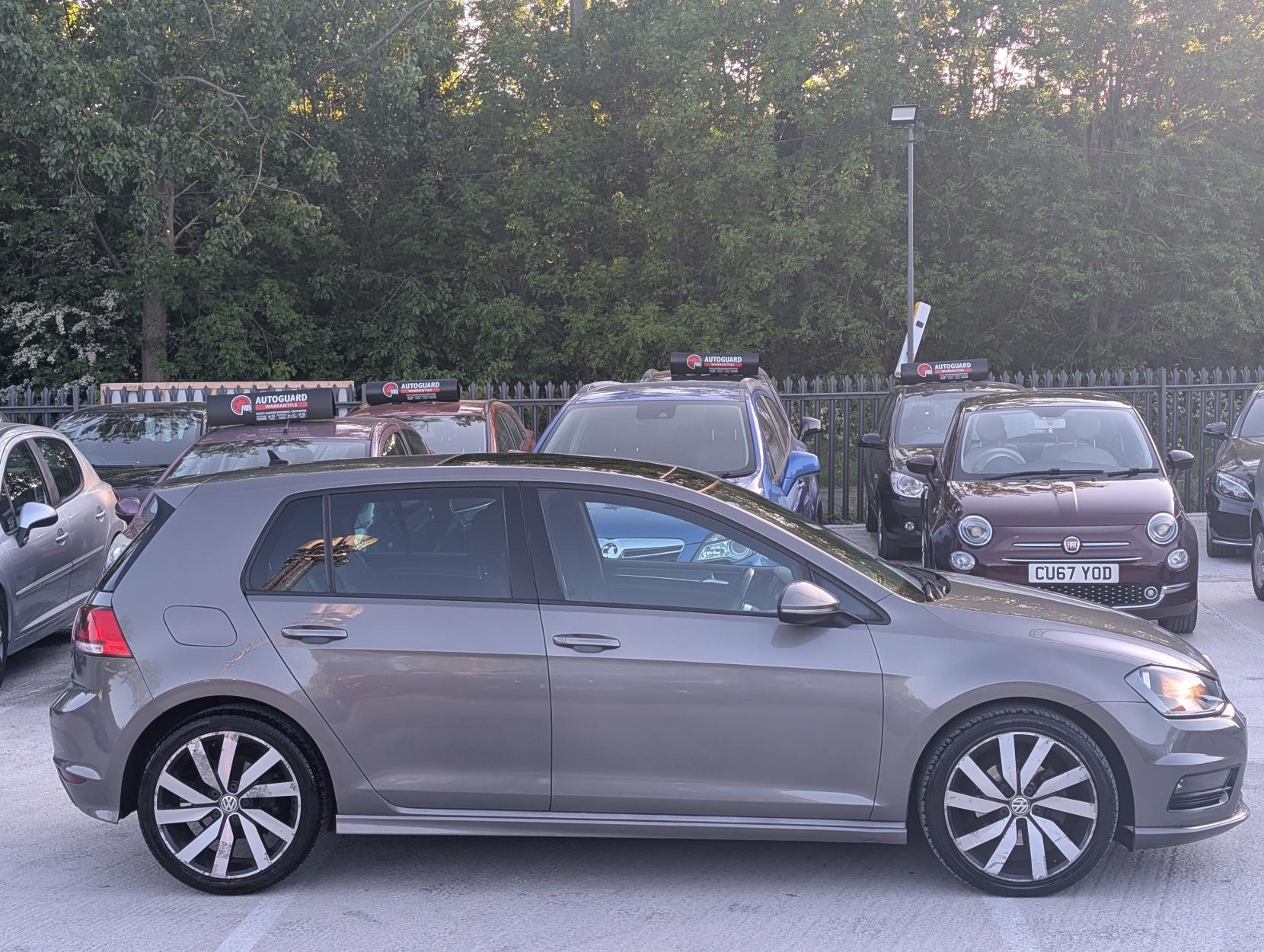 Volkswagen Golf 2.0 TDI BlueMotion Tech R-Line Edition Hatchback 5dr Diesel DSG Euro 6 (s/s) (150 ps)
