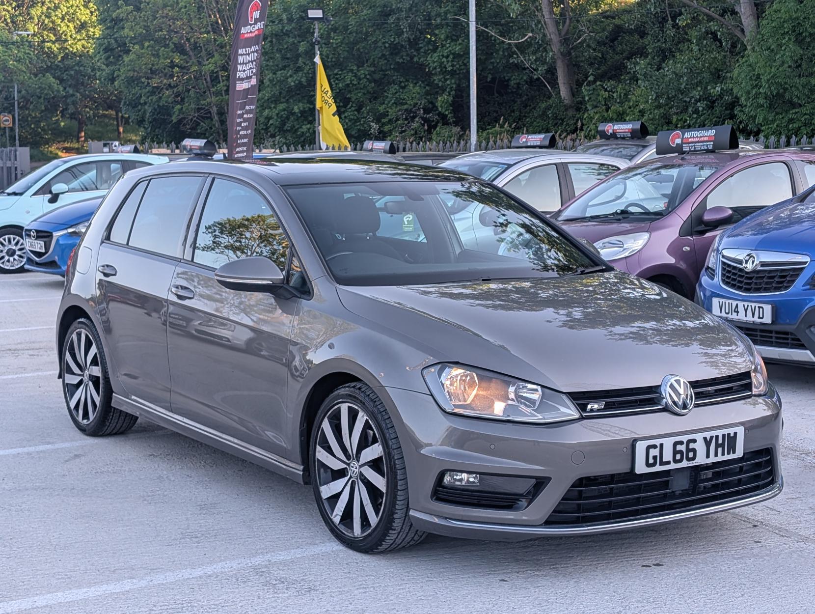 Volkswagen Golf 2.0 TDI BlueMotion Tech R-Line Edition Hatchback 5dr Diesel DSG Euro 6 (s/s) (150 ps)