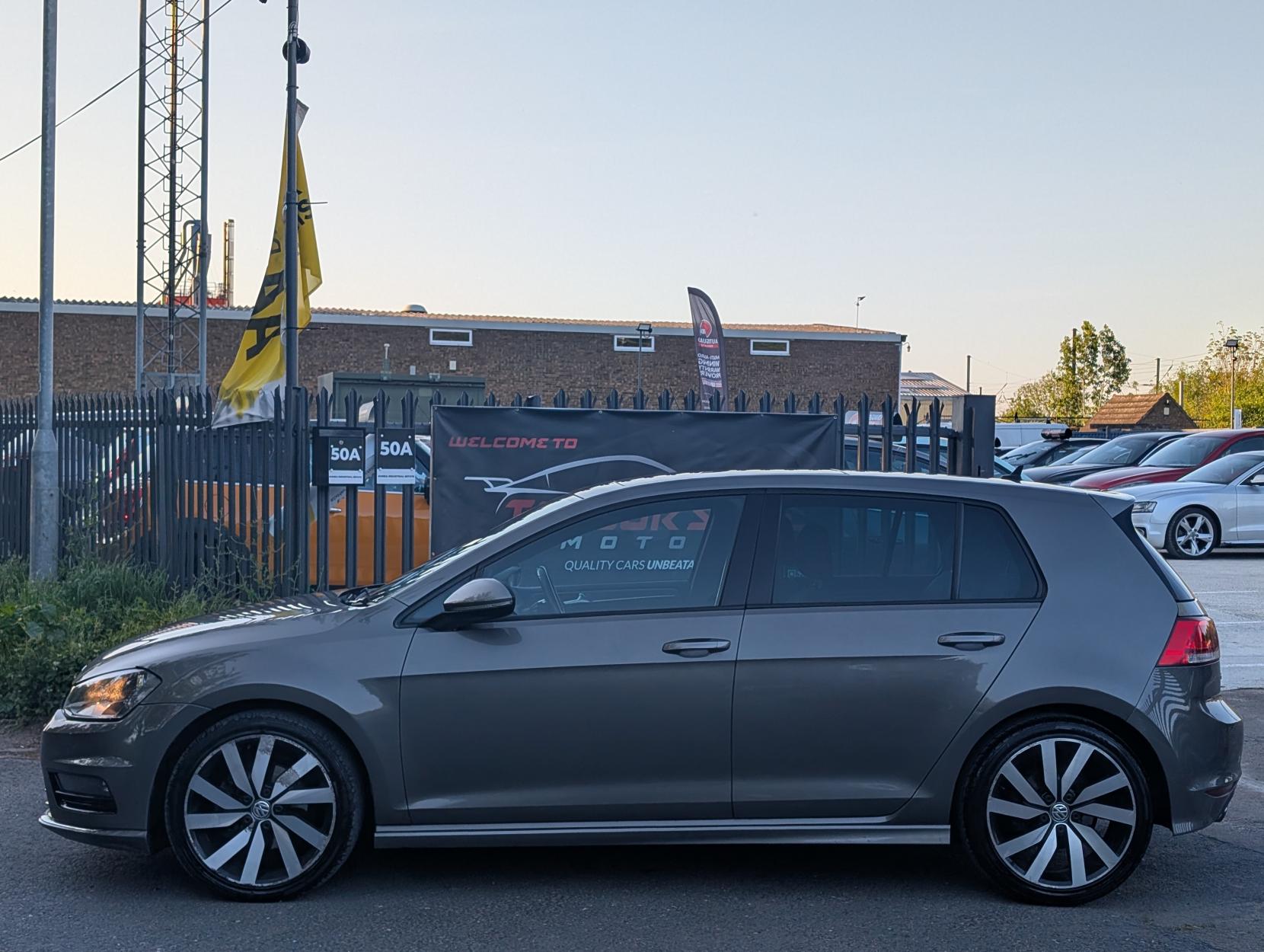Volkswagen Golf 2.0 TDI BlueMotion Tech R-Line Edition Hatchback 5dr Diesel DSG Euro 6 (s/s) (150 ps)