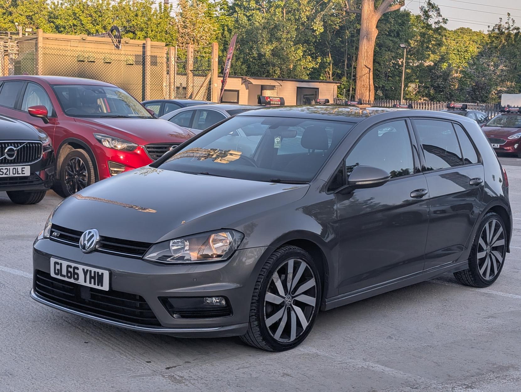 Volkswagen Golf 2.0 TDI BlueMotion Tech R-Line Edition Hatchback 5dr Diesel DSG Euro 6 (s/s) (150 ps)