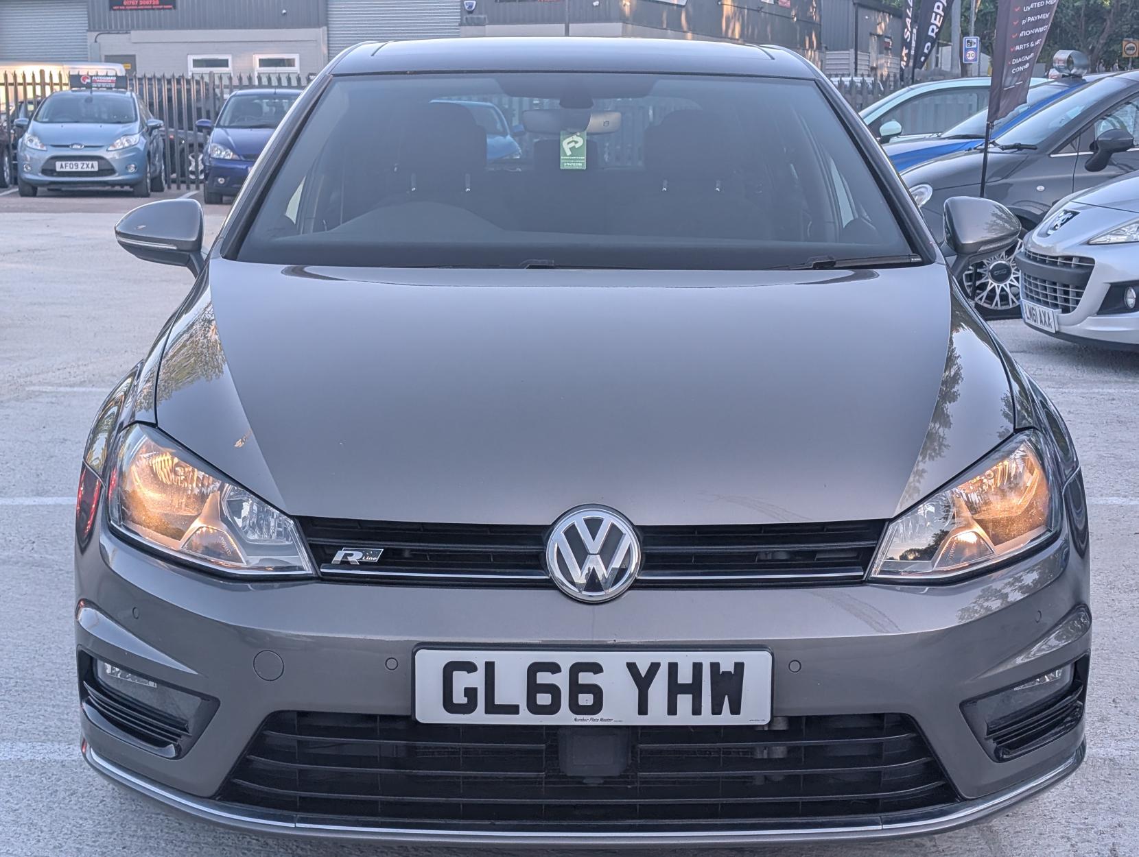 Volkswagen Golf 2.0 TDI BlueMotion Tech R-Line Edition Hatchback 5dr Diesel DSG Euro 6 (s/s) (150 ps)