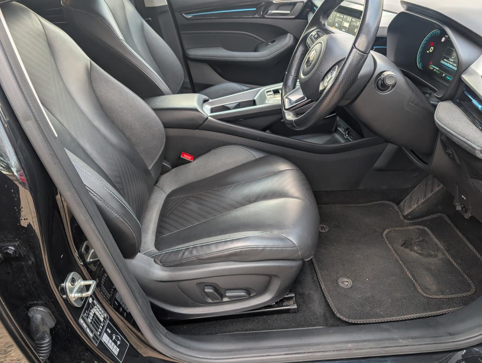 MG MG5 61.1kWh Trophy Long Range Estate 5dr Electric Auto (156 ps)