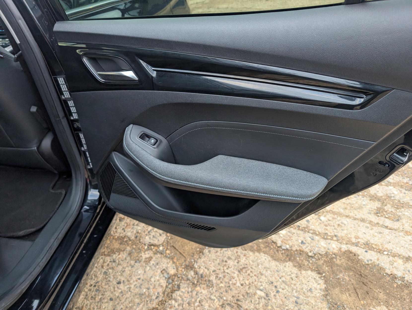 MG MG5 61.1kWh Trophy Long Range Estate 5dr Electric Auto (156 ps)