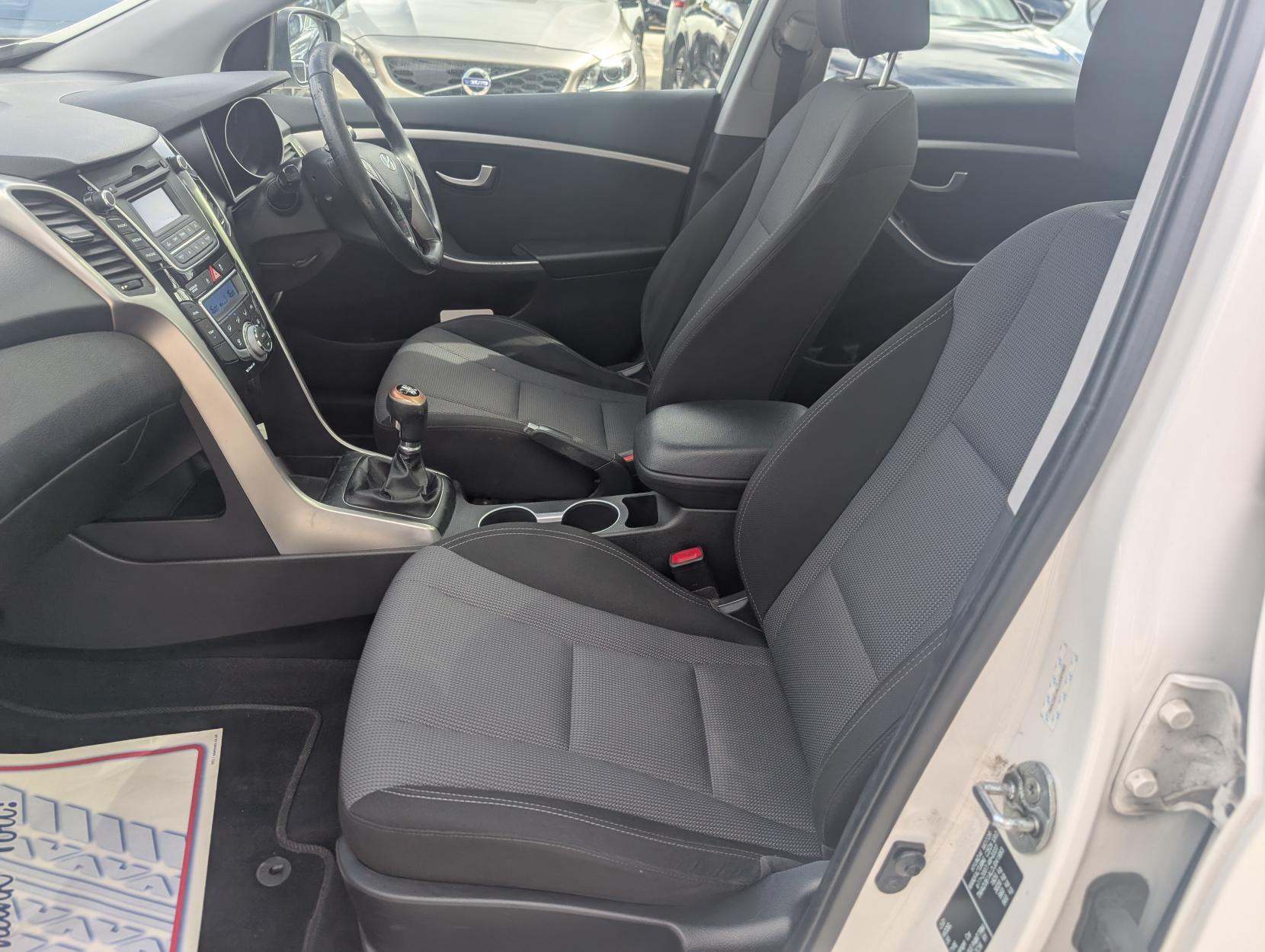 Hyundai i30 1.4 Style Hatchback 5dr Petrol Manual Euro 5 (100 ps)