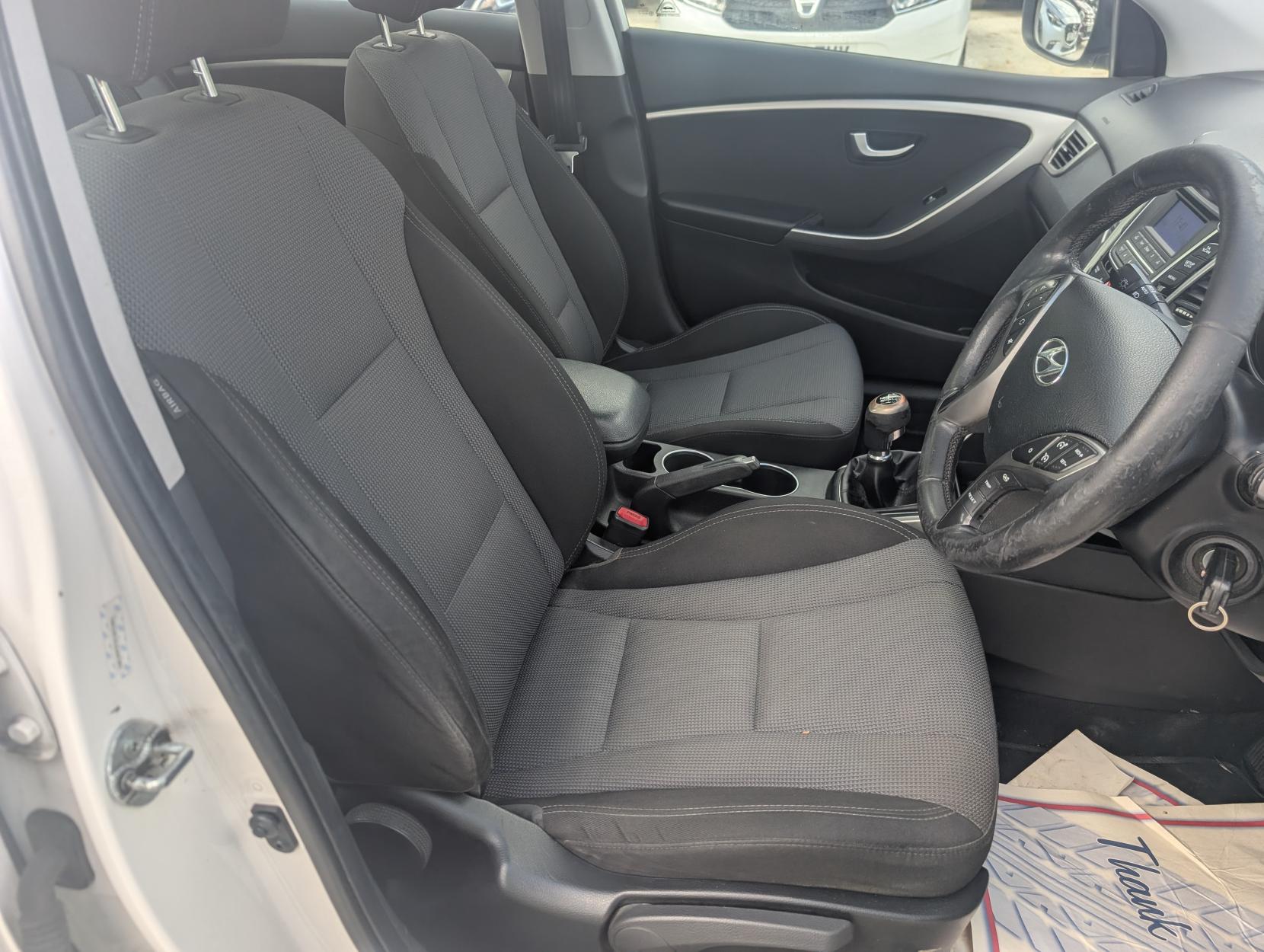 Hyundai i30 1.4 Style Hatchback 5dr Petrol Manual Euro 5 (100 ps)