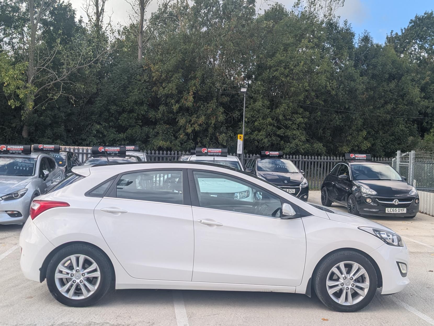 Hyundai i30 1.4 Style Hatchback 5dr Petrol Manual Euro 5 (100 ps)