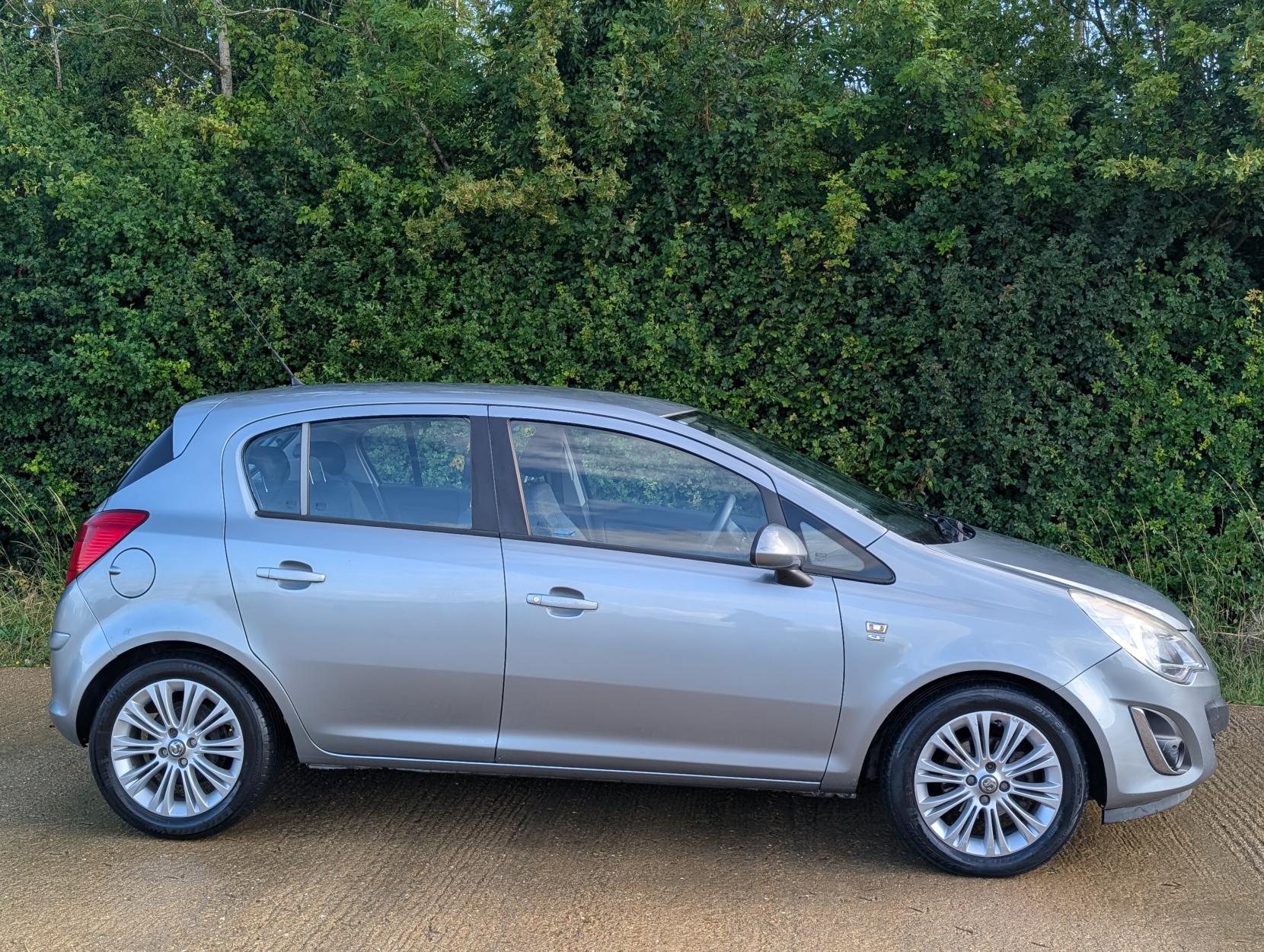 Vauxhall Corsa 1.4 16V SE Hatchback 5dr Petrol Auto Euro 5 (100 ps)