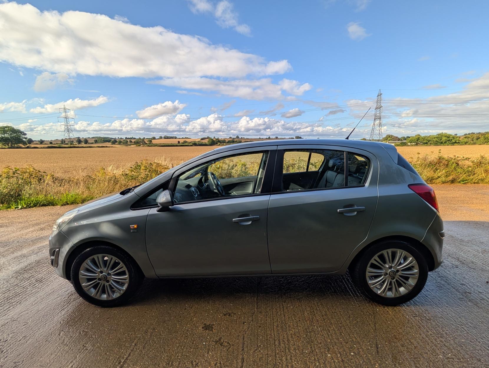Vauxhall Corsa 1.4 16V SE Hatchback 5dr Petrol Auto Euro 5 (100 ps)