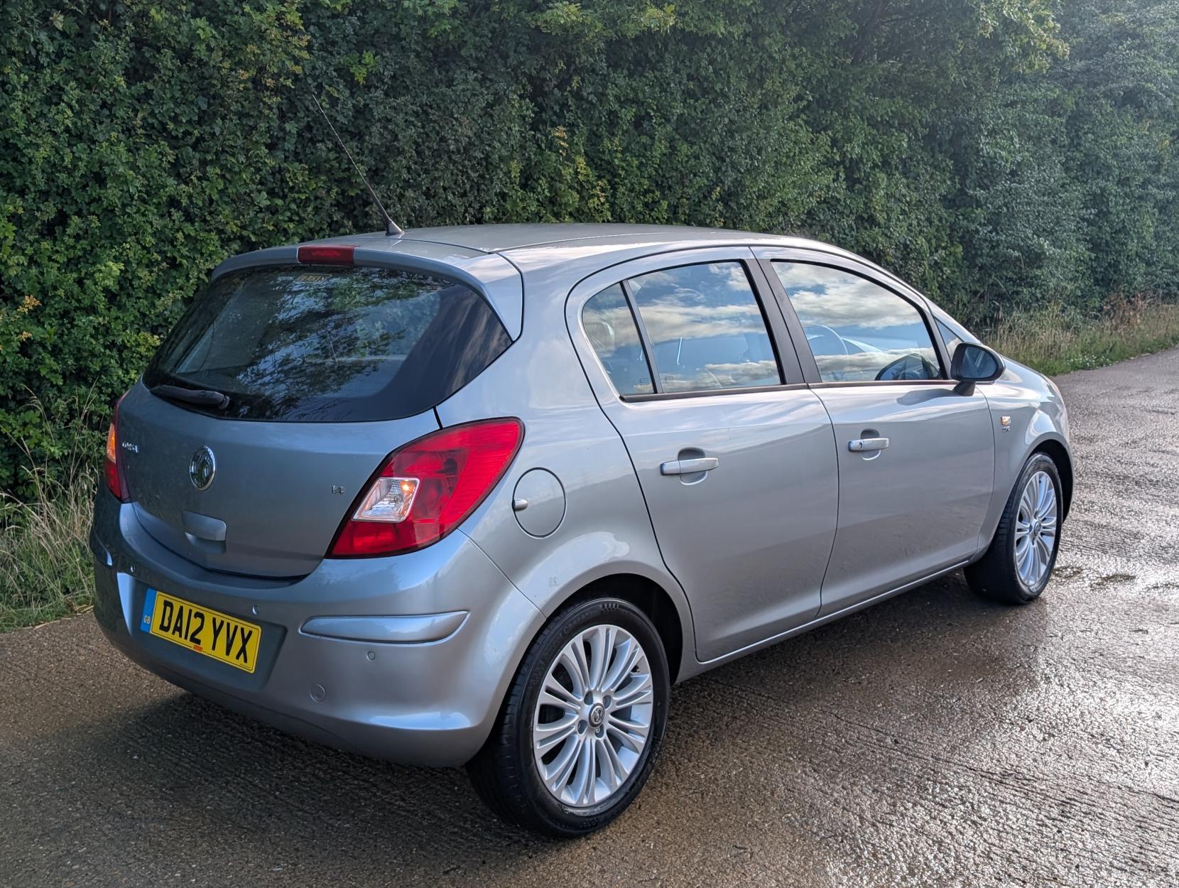Vauxhall Corsa 1.4 16V SE Hatchback 5dr Petrol Auto Euro 5 (100 ps)