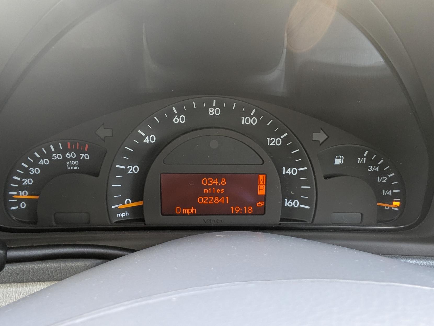 Mercedes-Benz C Class 2.0 C180 Elegance Saloon 4dr Petrol Automatic (227 g/km, 129 bhp)