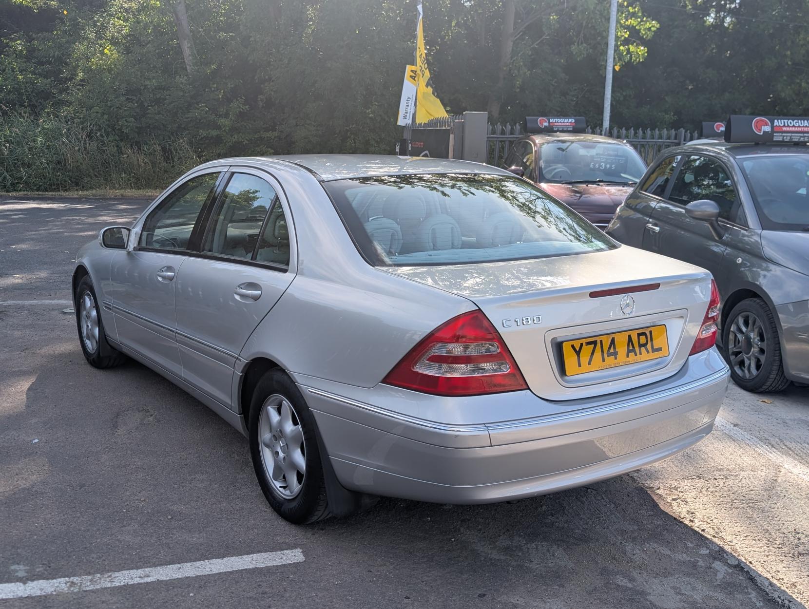 Mercedes-Benz C Class 2.0 C180 Elegance Saloon 4dr Petrol Automatic (227 g/km, 129 bhp)