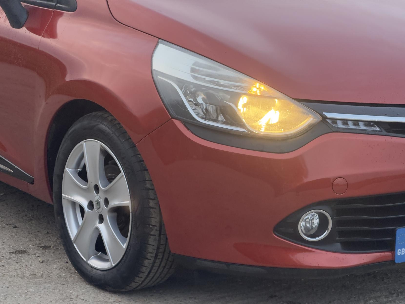 Renault Clio 0.9 TCe Dynamique MediaNav Hatchback 5dr Petrol Manual Euro 5 (s/s) (90 ps)