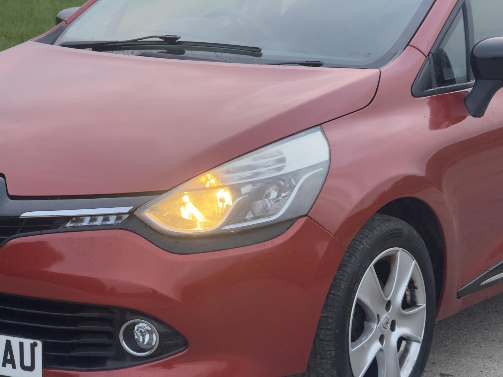 Renault Clio 0.9 TCe Dynamique MediaNav Hatchback 5dr Petrol Manual Euro 5 (s/s) (90 ps)