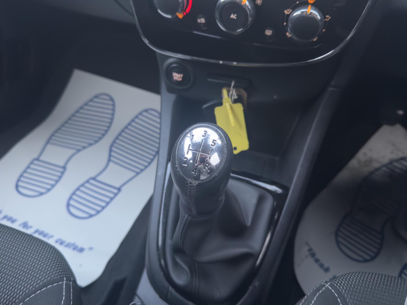 Renault Clio 0.9 TCe Dynamique MediaNav Hatchback 5dr Petrol Manual Euro 5 (s/s) (90 ps)