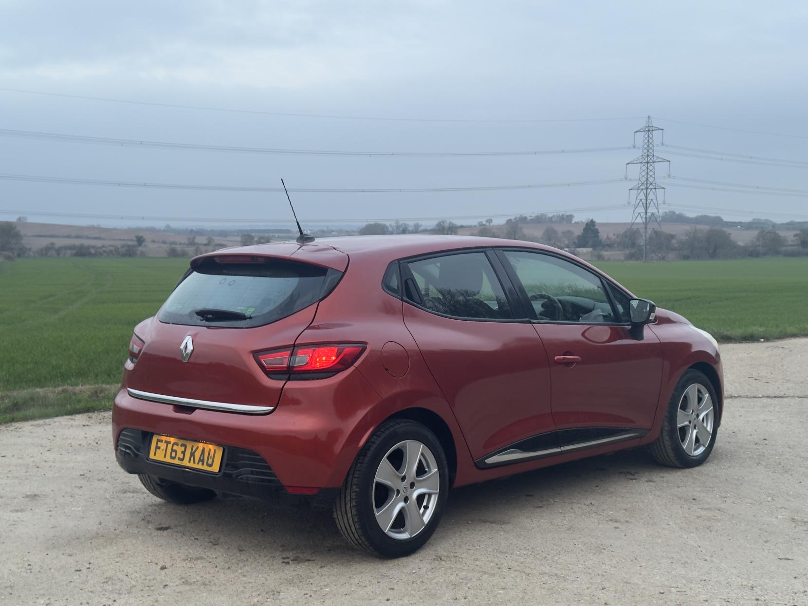 Renault Clio 0.9 TCe Dynamique MediaNav Hatchback 5dr Petrol Manual Euro 5 (s/s) (90 ps)